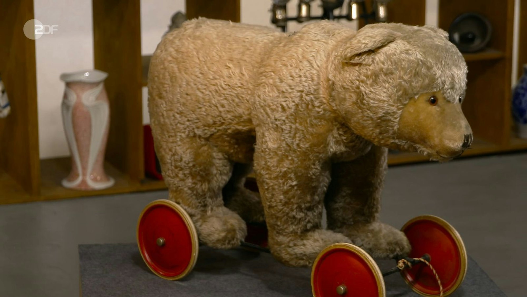 Detlev Kümmel gefiel außerordentlich gut, was er präsentiert bekam: „Man sieht eine hohe Qualität.“ (Bild: ZDF)