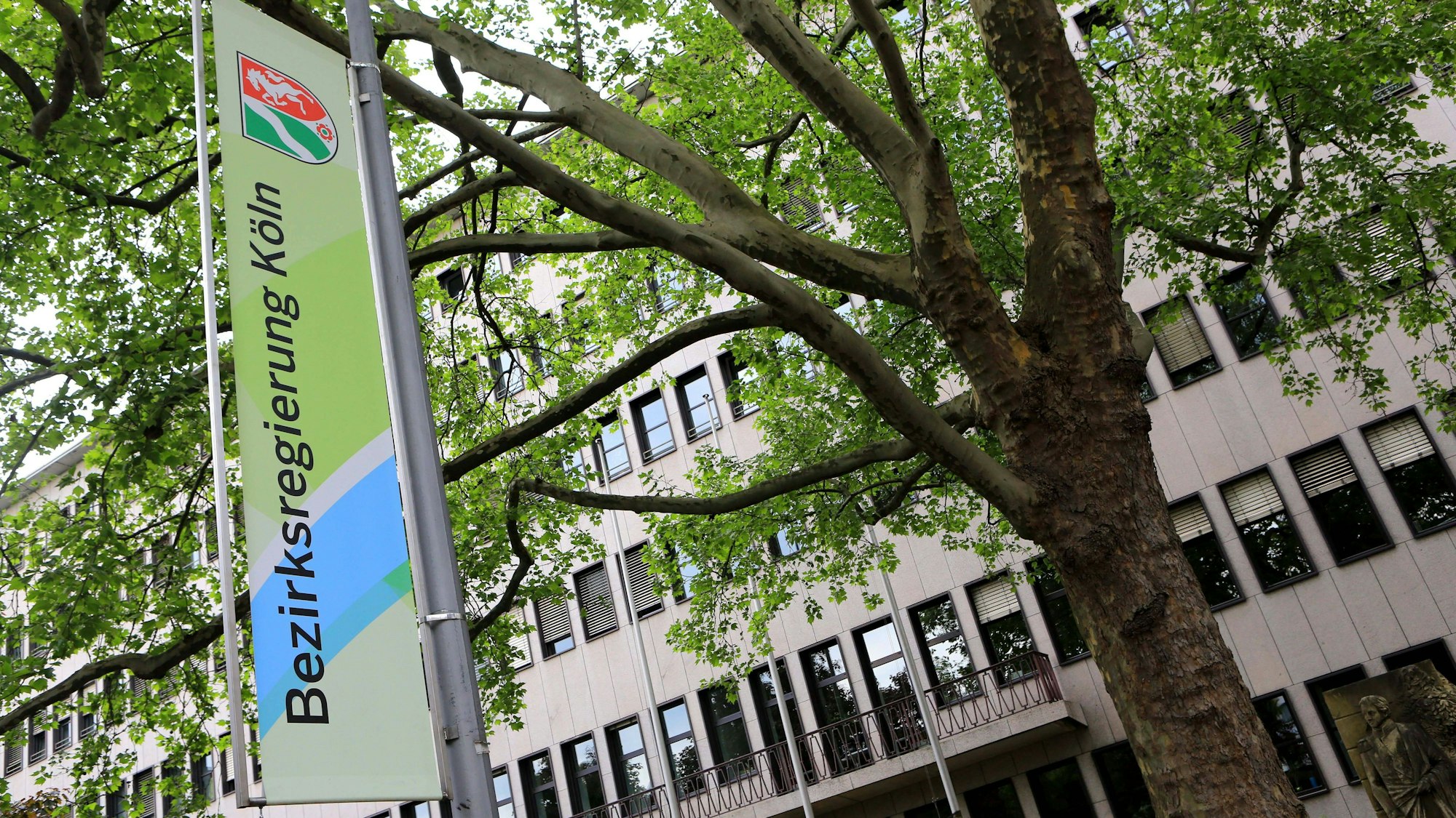 Zentrale der Bezirksregierung Köln an der Zeughausstraße in Köln.