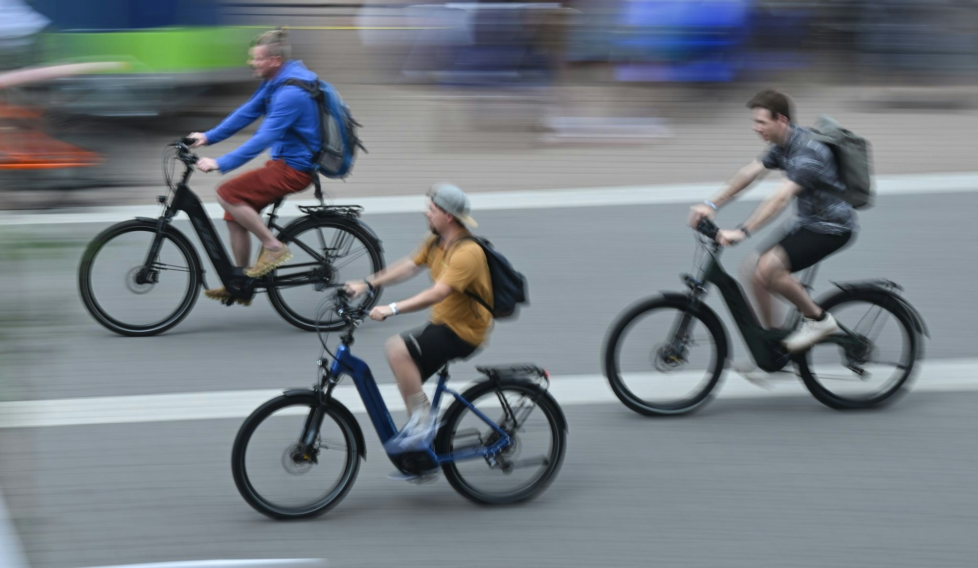 E-Bikes holen schnell auf: Schon 18 Prozent der Fahrräder in Deutschland haben einen Motor. (Archivbild)