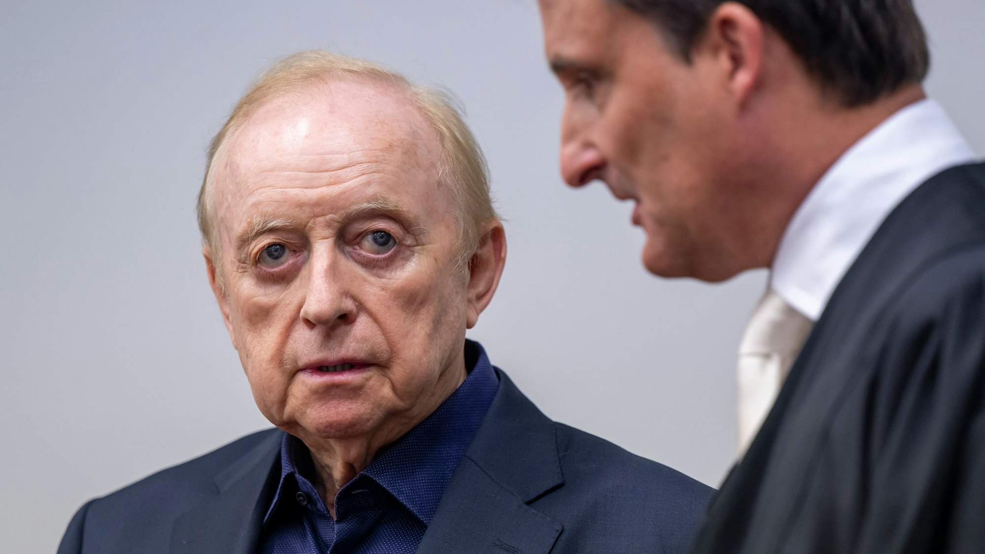 Alfons Schuhbeck mit seinem Anwalt Norbert Scharf.