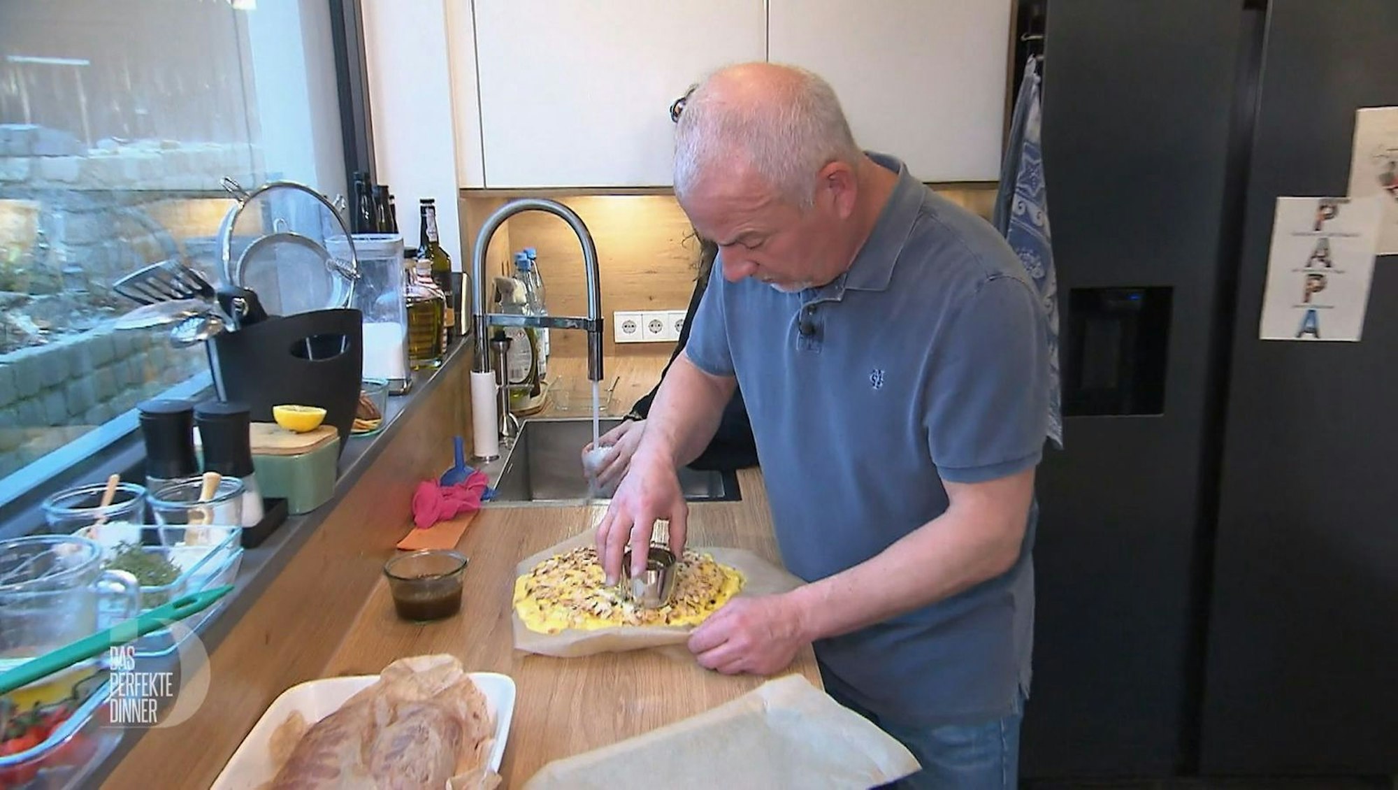 Heike (60) ist laut Freddy (26) der „Papa“ der Gruppe. (Bild: RTL)
