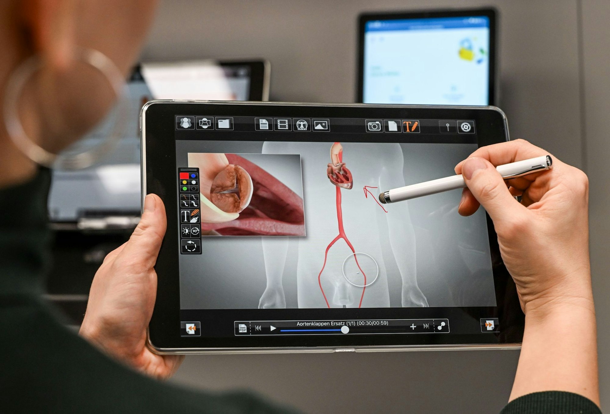 Auch im Bereich der Patientenbetreuung gibt es bereits zahlreiche digitale Anwendungen, die Ärzte nutzen können. (Symbolbild)