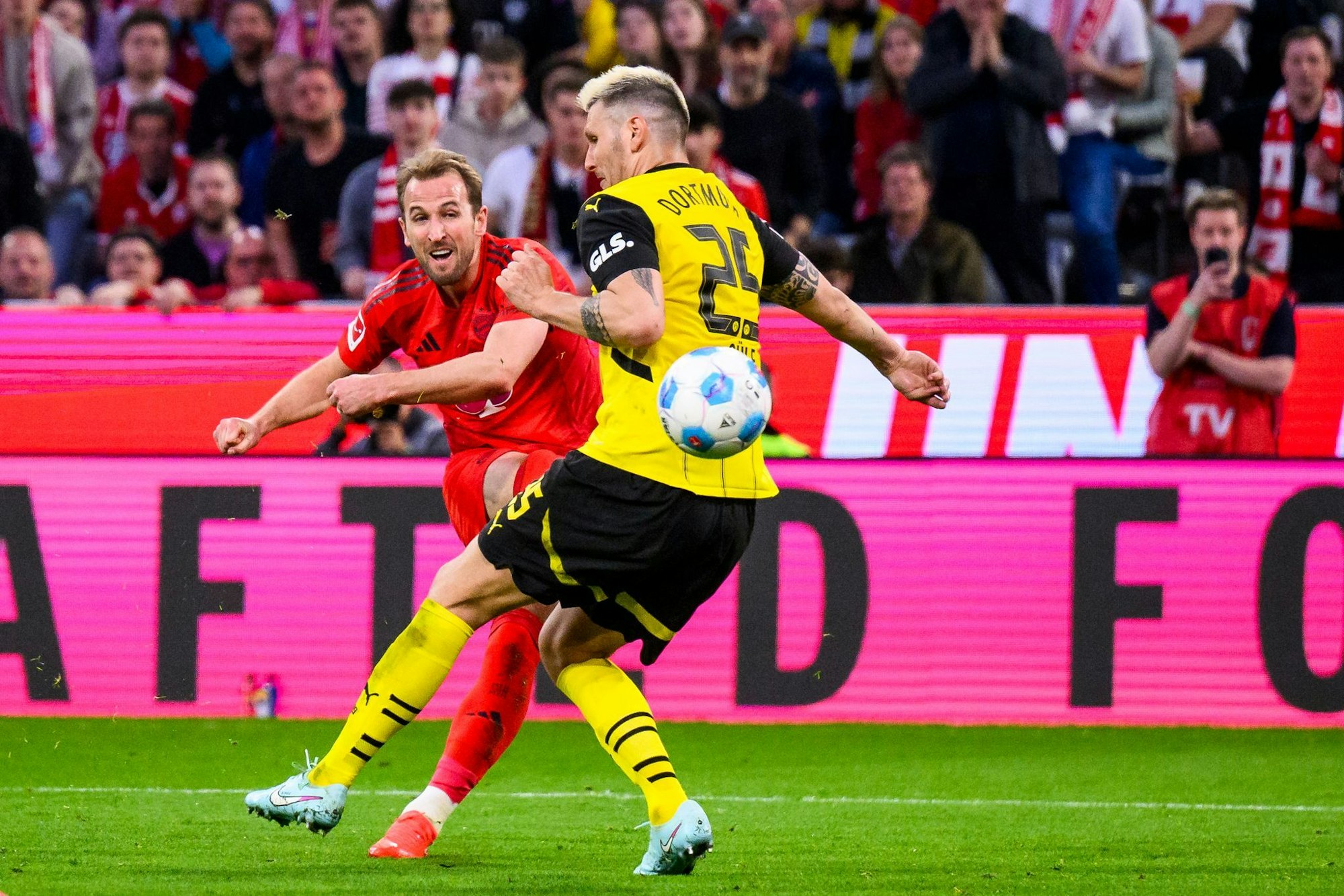 Das Kräftemessen der Bayern mit dem BVB elektrisiert immer besonders.