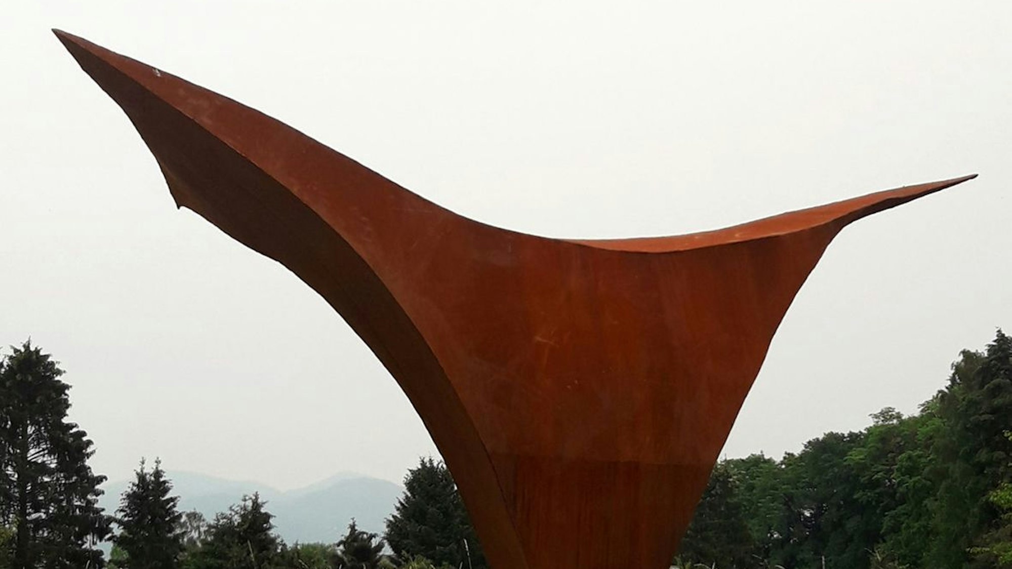 Neben Stein und Bambus verwendet Sophia Bernhardt Stahl.