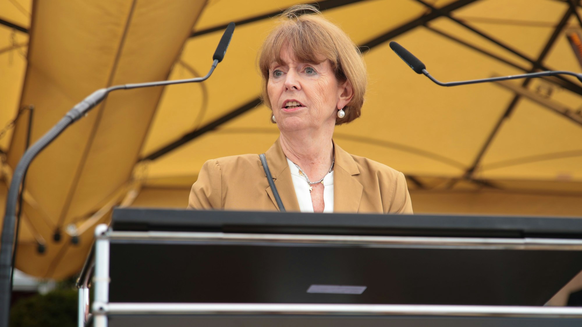 Das Foto zeigt Kölns OB Heriette Reker bei einer Veranstaltung. Foto: Dirk Borm