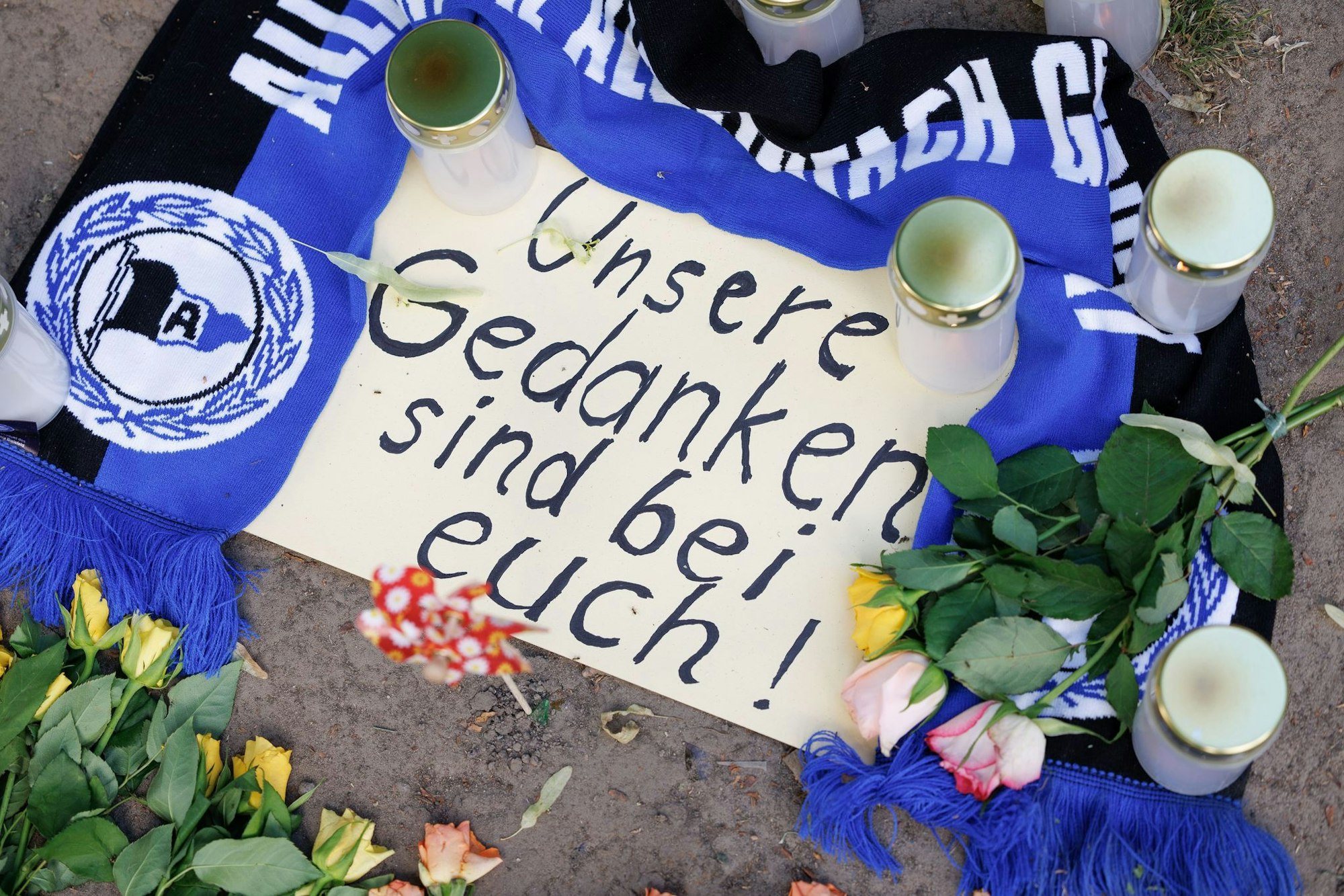 Unter den Opfern sollen Fußballfans gewesen sein. (Archivbild)