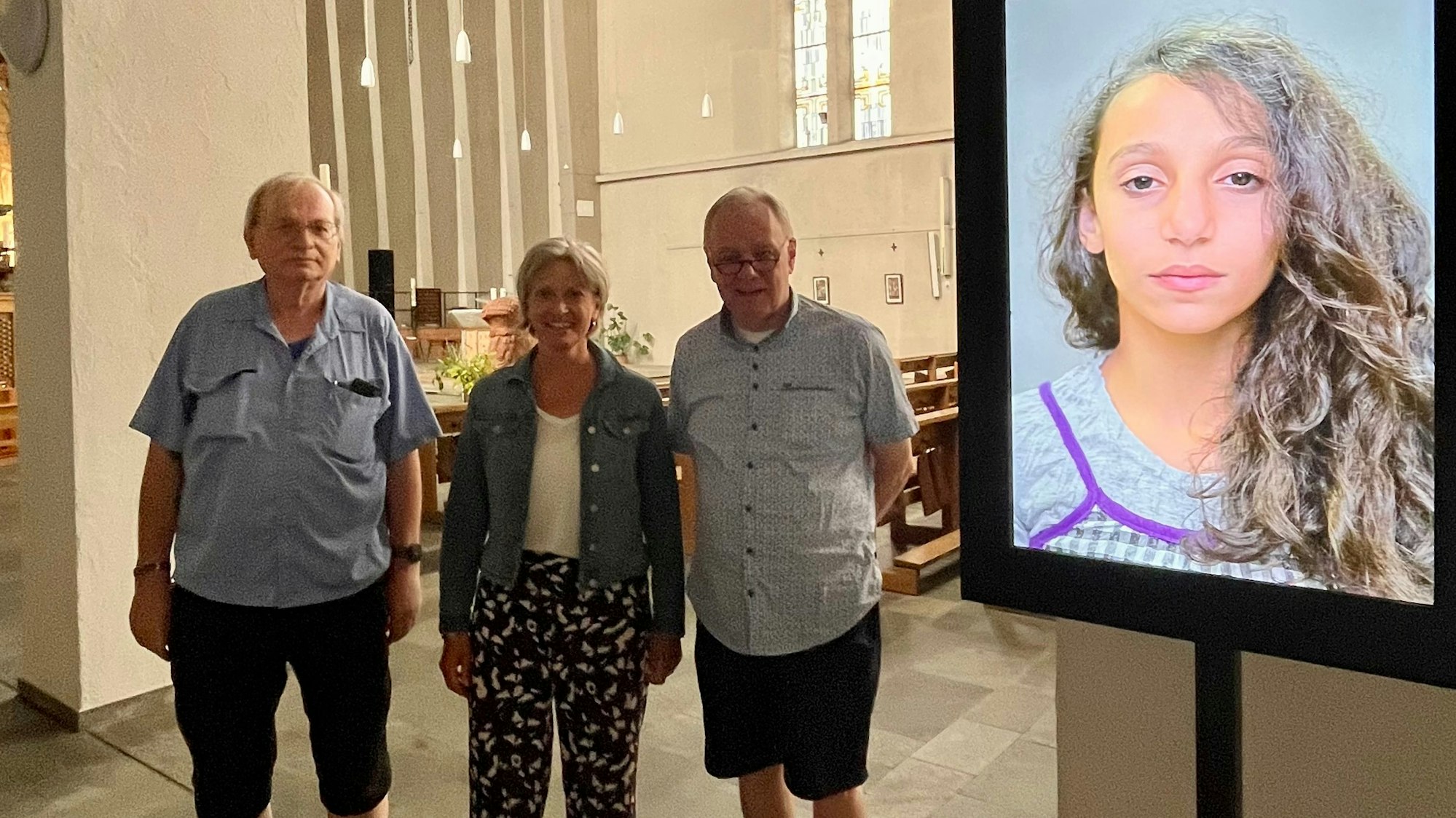 Menschen in Kirche