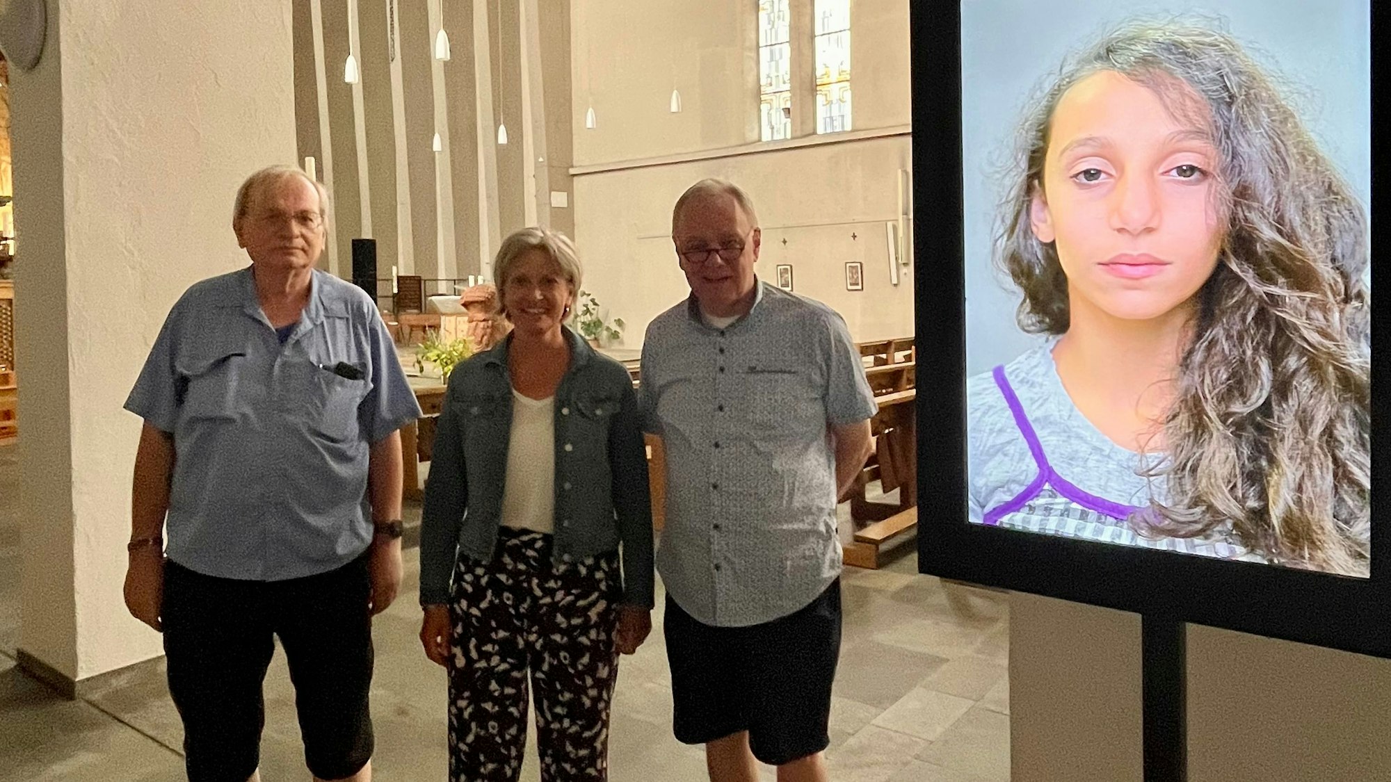 Menschen in Kirche