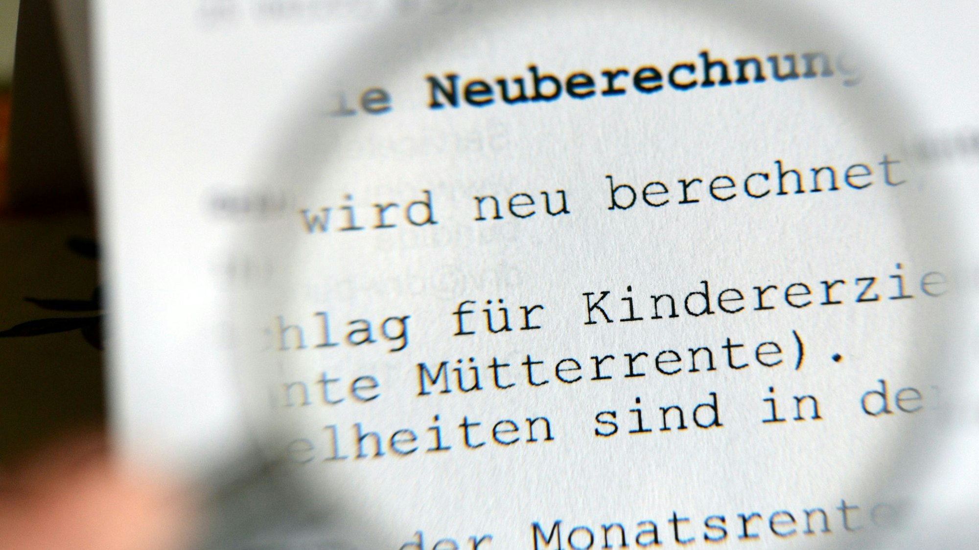 Bis die ausgeweitete Müterrente ausgezahlt wird, dauert es noch.