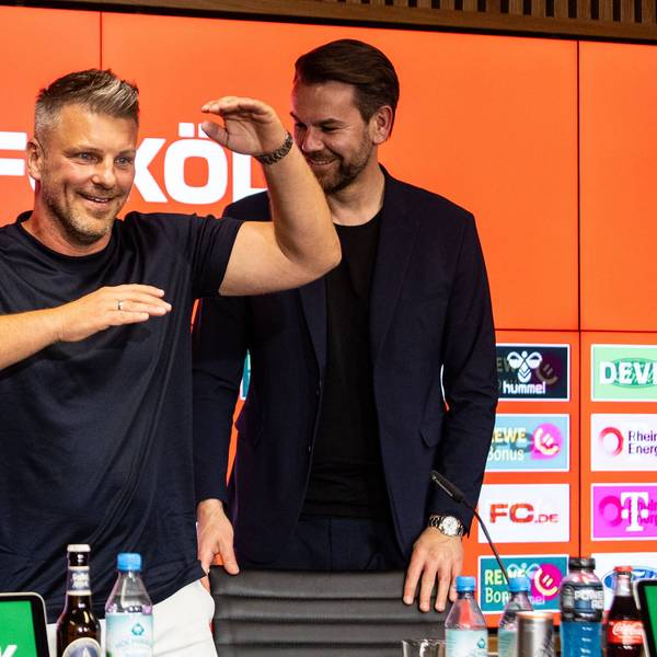 Pressekonferenz: Vorstellung, Lukas Kwasniok, 25.06.2025 Lukas Kwasniok Cheftrainer, 1.FC Köln, Thomas KesslerSportdirektor, 1.FC Köln Pressekonferenz: Vorstellung, Lukas Kwasniok. Neuer FC-Cheftrainer nimmt Arbeit auf, RheinEnergie Stadion, 25.06.2025 *** Press conference presentation, Lukas Kwasniok, 25 06 2025 Lukas Kwasniok Head Coach, 1 FC Köln , Thomas Kessler Sports Director, 1 FC Köln Press conference presentation, Lukas Kwasniok New FC Head Coach starts work, RheinEnergie Stadion, 25 06 2025 Copyright: xBEAUTIFULxSPORTS/Buriakovx