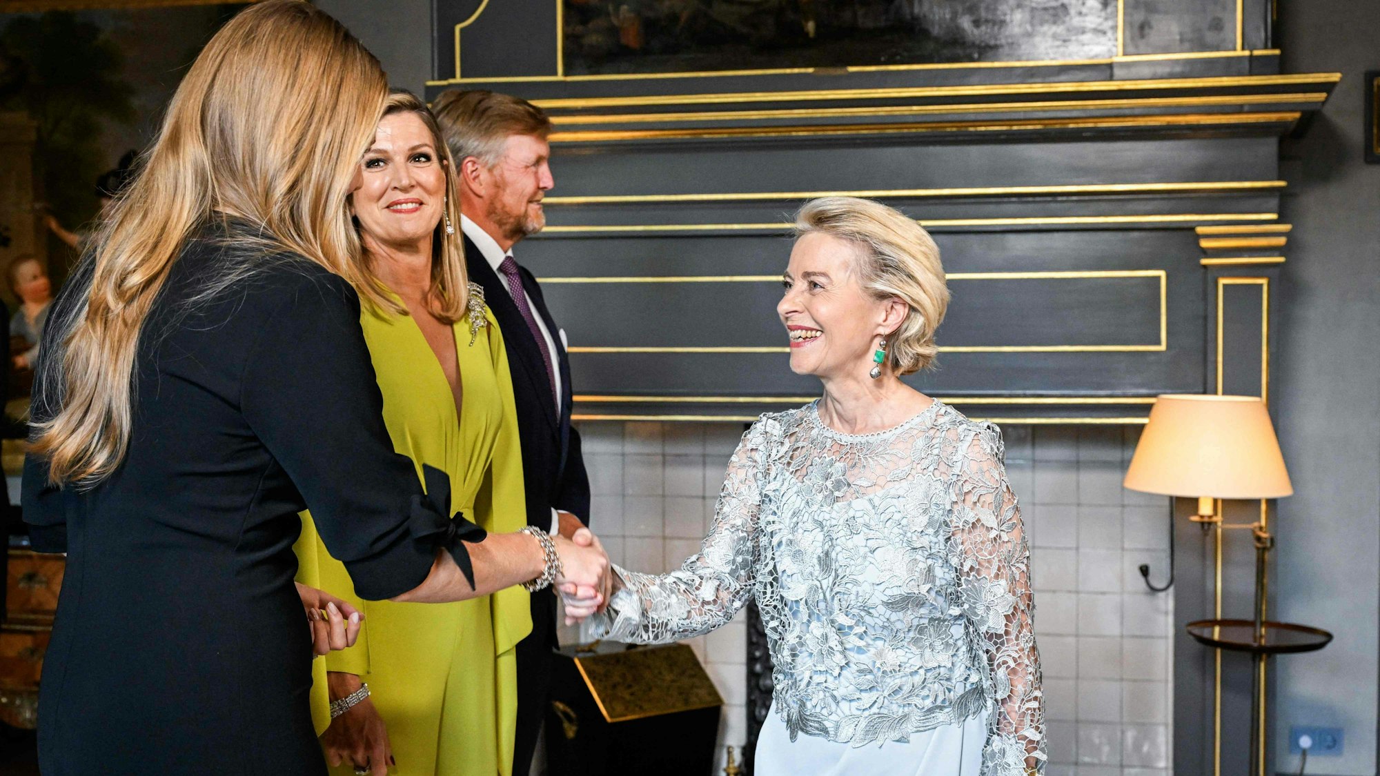 EU-Kommissionspräsidentin Ursula von der Leyen wird im Palast Huis ten Bosch von Amalia, Máxima und Willem-Alexander empfangen.