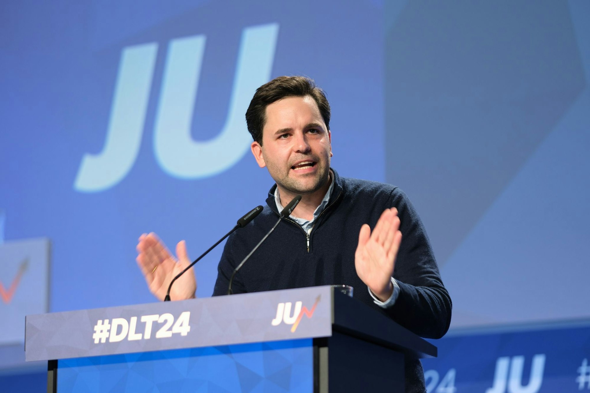 JU-Chef Johannes Winkel kritisiert die Haushaltspläne von Schwarz-Rot. (Archivfoto)