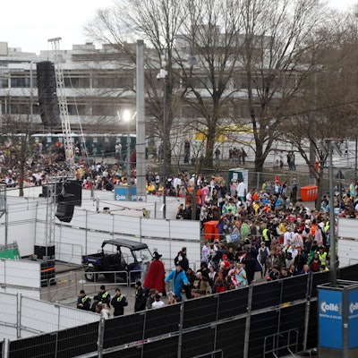 Die Uniwiese soll weiterhin als Ausweichfläche an Karneval genutzt werden.
