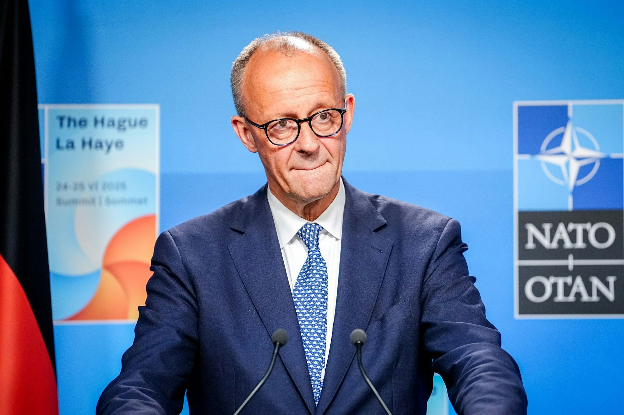 Bundeskanzler Friedrich Merz (CDU) äußert sich in Den Haag vor Journalisten zu den Ergebnissen des Nato-Gipfels mit US-Präsident Donald Trump.