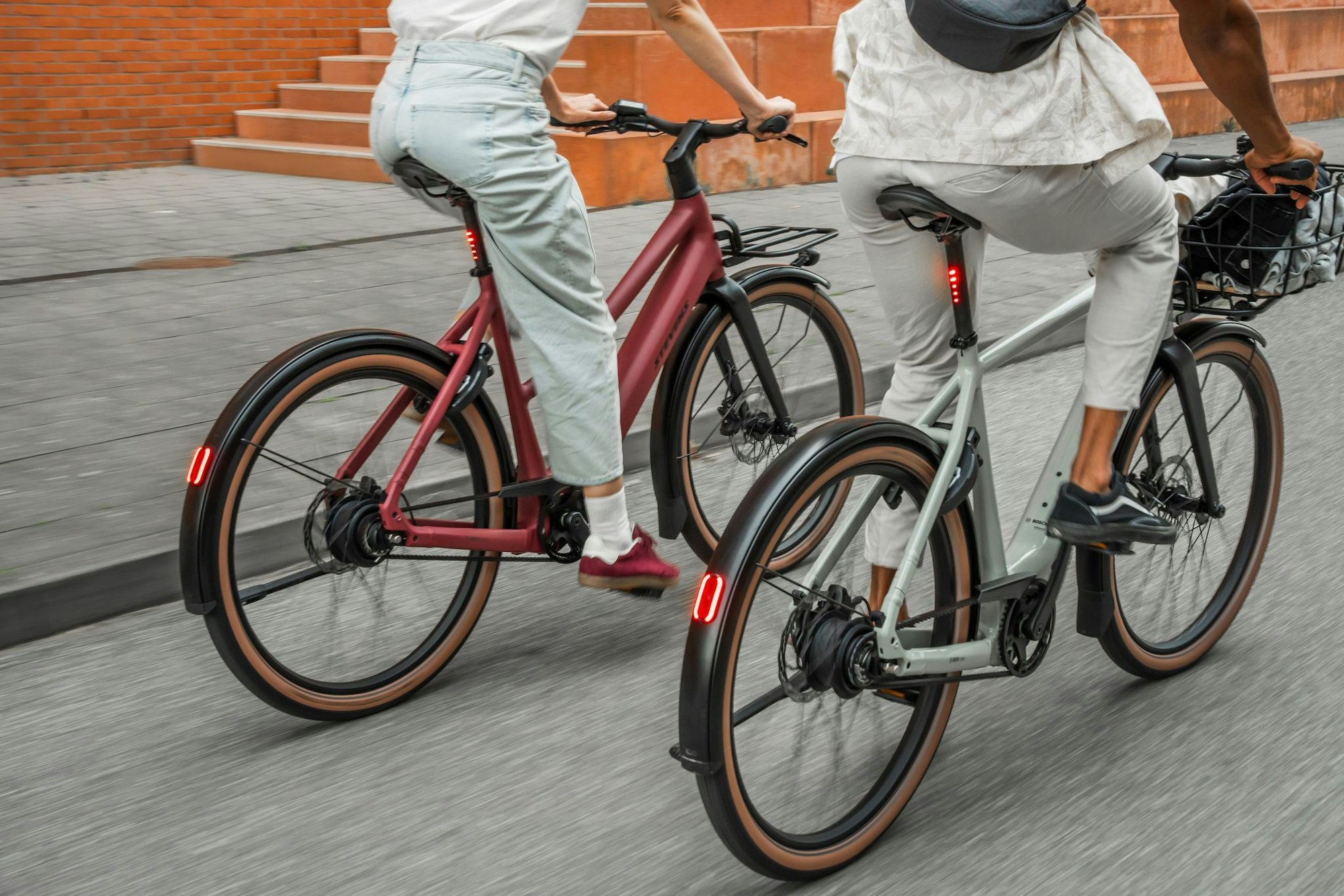 Stufenlose Nabenschaltung, ein leichter Bosch-Motor und wartungsarmer Carbonriemen - so präsentiert sich das Citybike «E-Simeto» von Stevens.