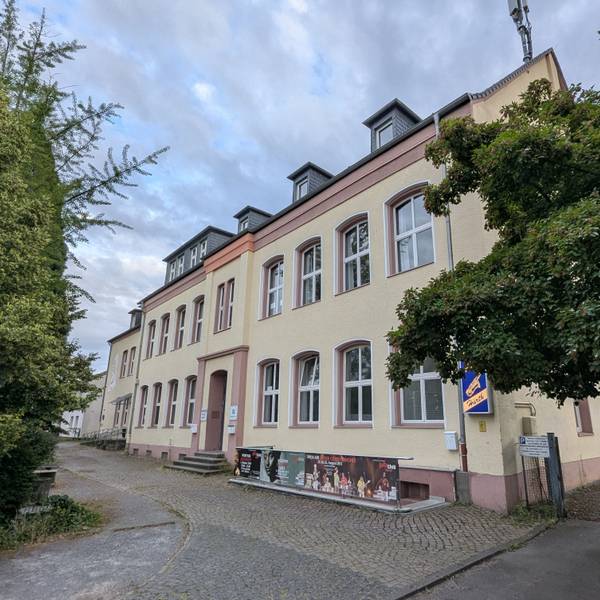 Das Foto zeigt die ehemalige Volksschule Gleuel an der Hermülheimer Straße.