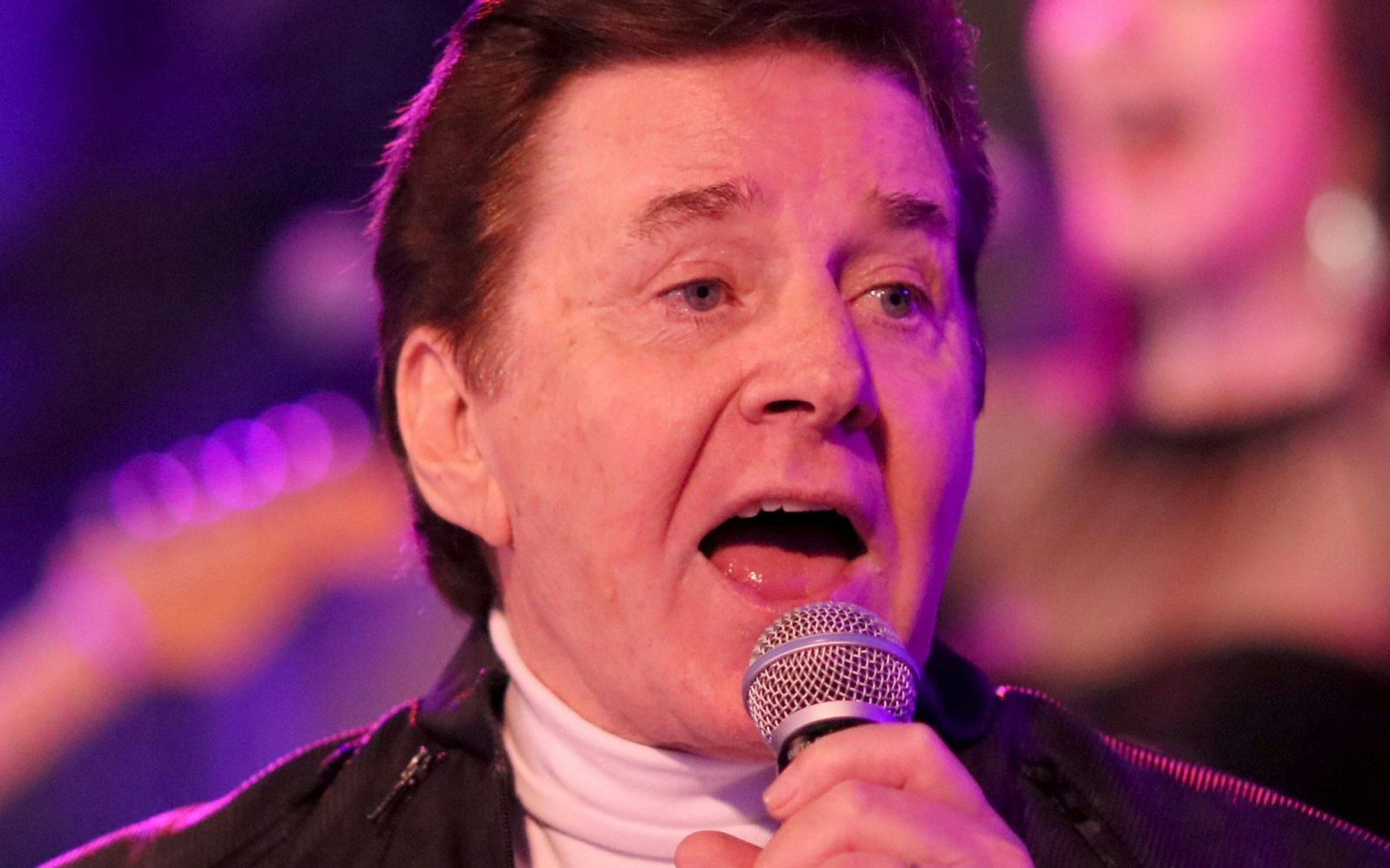 Der US-amerikanische Sänger und Schauspieler Bobby Sherman ist im Alter von 81 Jahren gestorben. (Bild: 2015 Getty Images for The Brigitte and Bobby Sherman Children's Foundation/Jason Kempin)