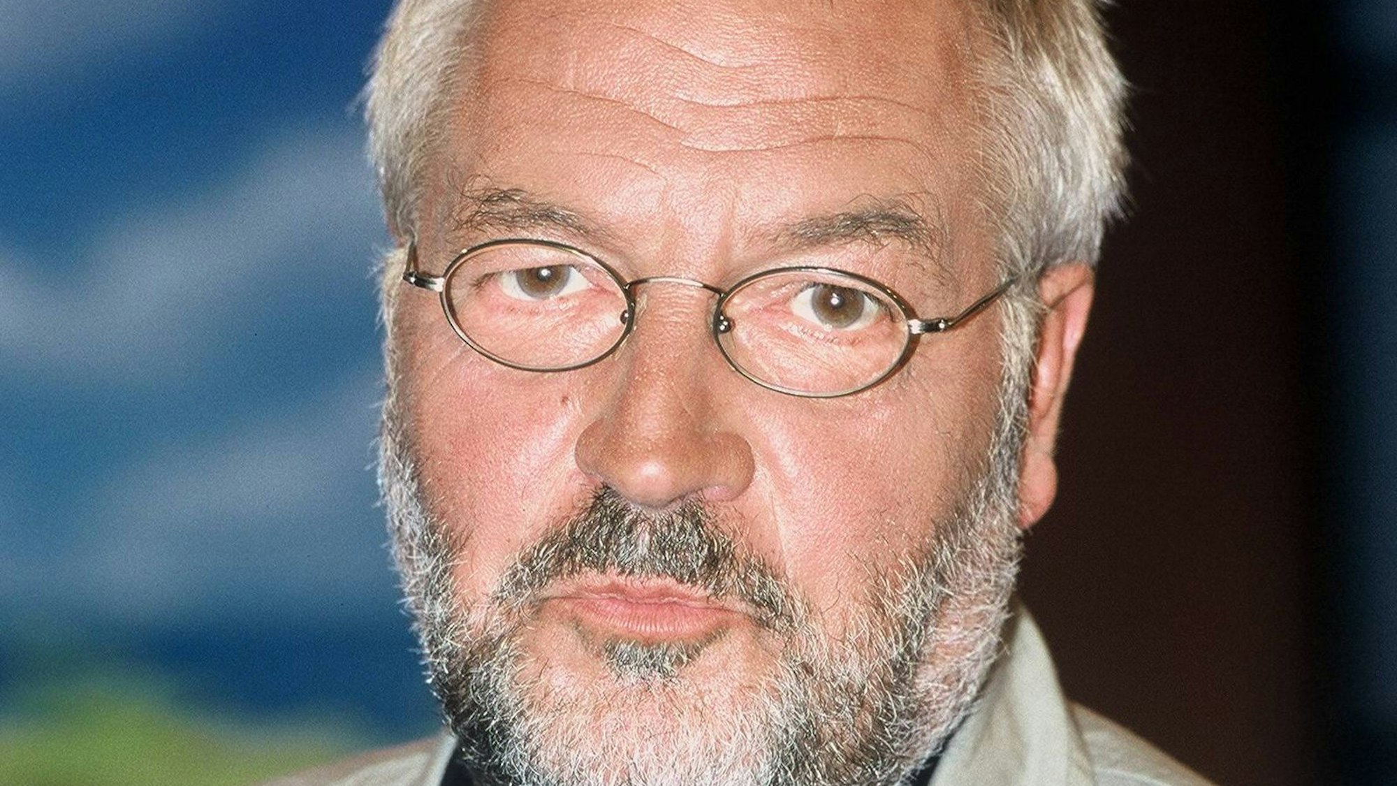Moderator Björn-Hergen Schimpf hat innerhalb kürzester Zeit sein Bein und seine Frau verloren. (Bild: IMAGO / Horst Galuschka)