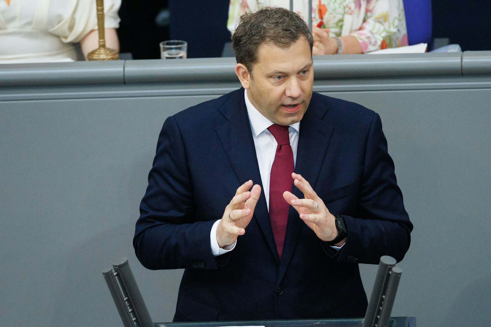 Klingbeil warb im Bundestag für sein Gesetz.