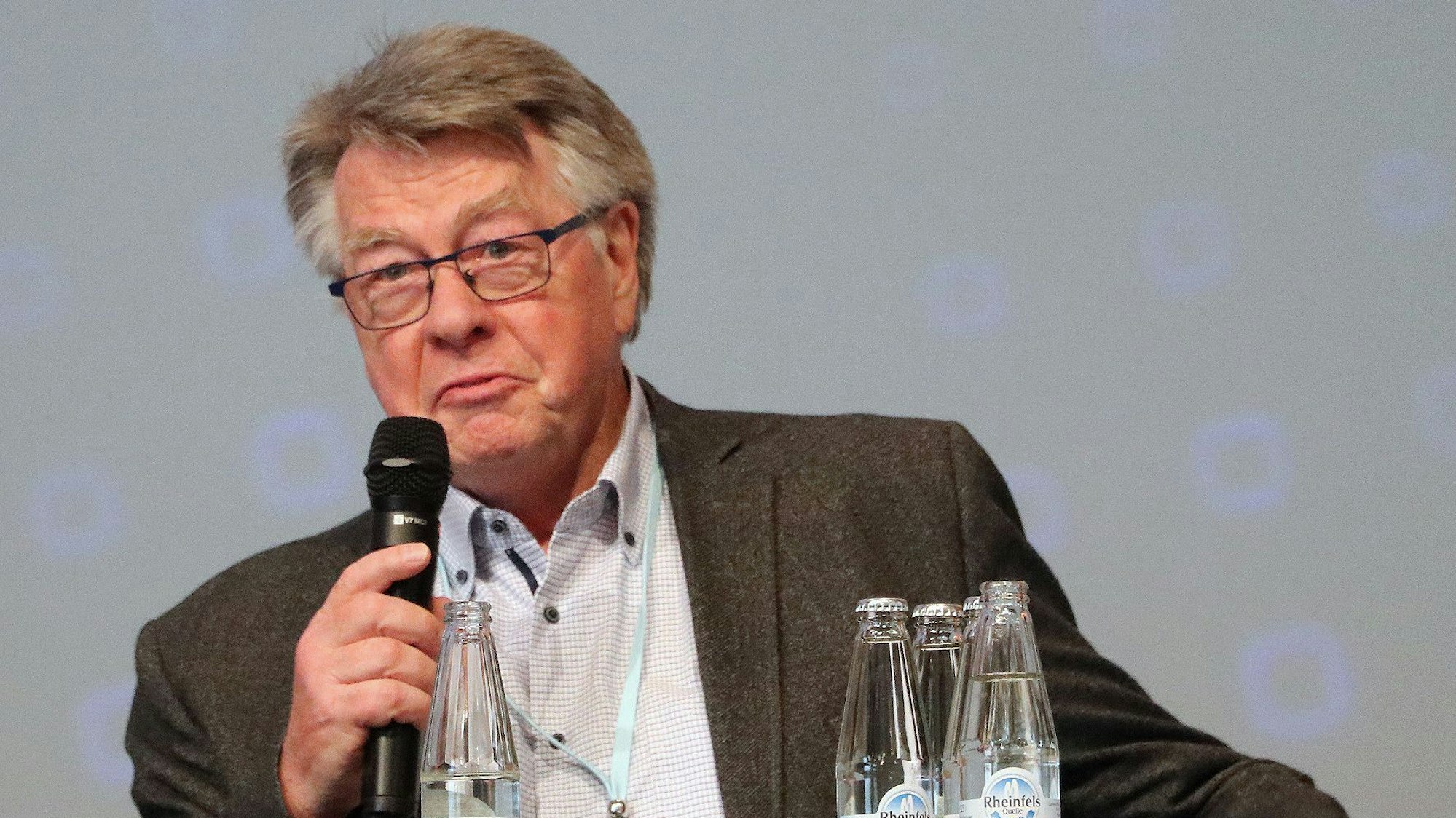 Hans Decruppe fühlt sich und das BSW von den Mehrheitsfraktionen übergangen.