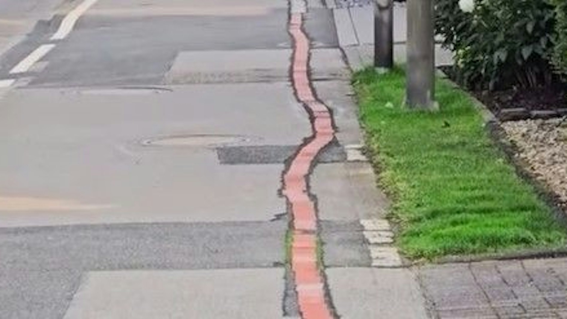 Blick auf die Glasfaser-Schächte in Kempen.