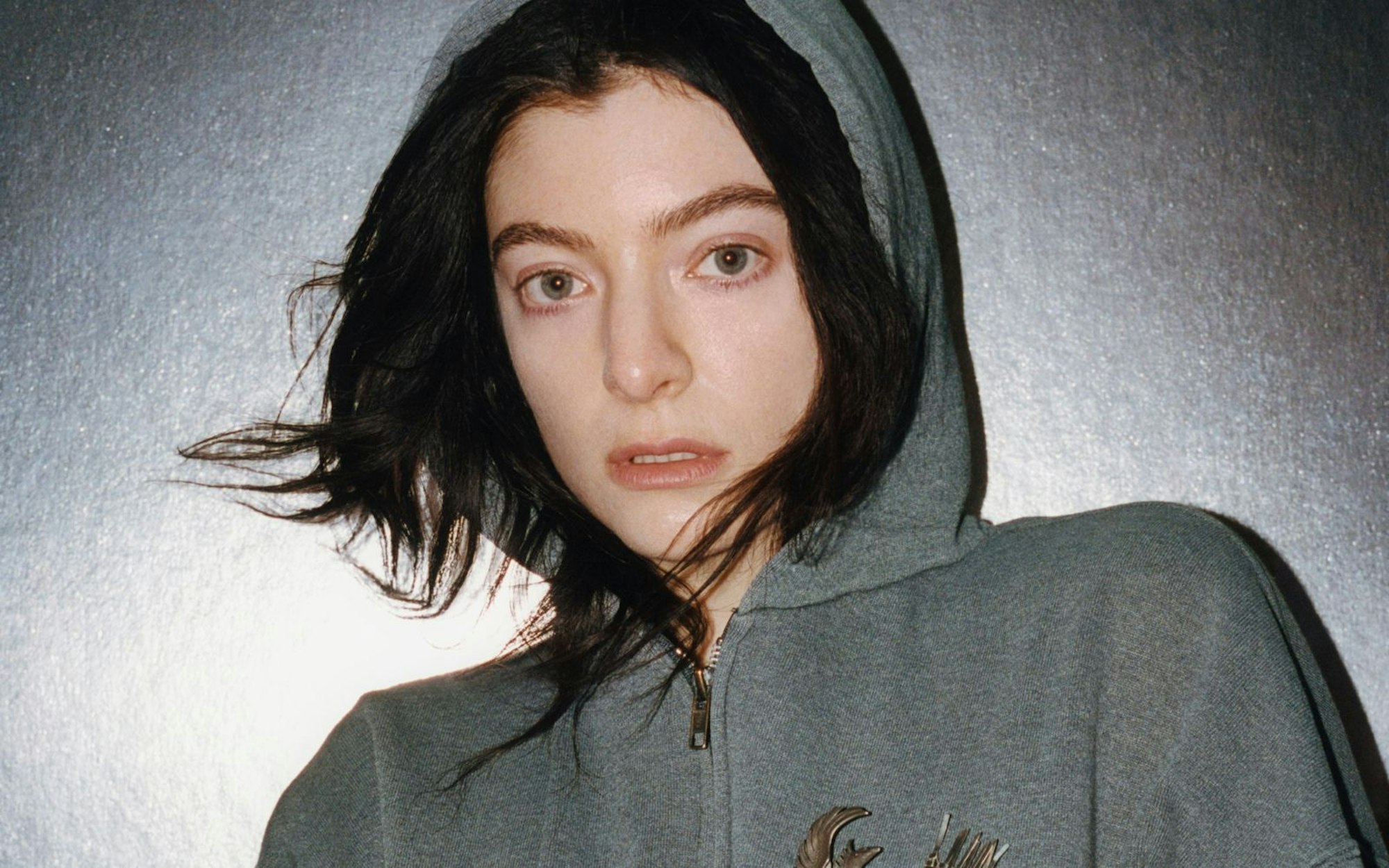 Kunst für die große Masse: Die Neuseeländerin Lorde (“Royals“) erweist sich auch auf dem neuen Album „Virgin“ als eine der spannendsten Alternative-Musikerinnen der Gegenwart. (Bild: Thistle Brown)