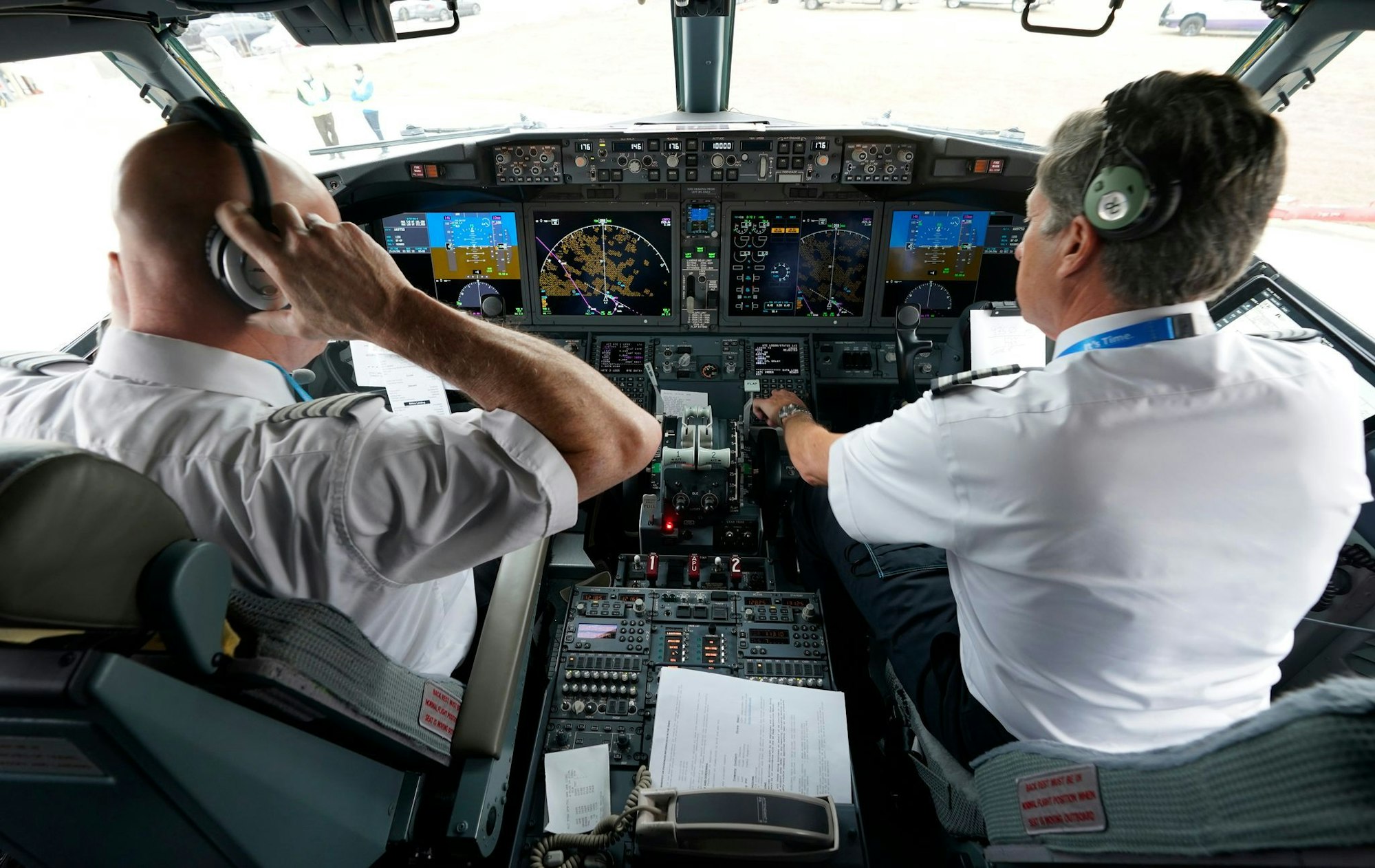 Zwei Piloten im Cockpit bedeuten mehr Sicherheit.