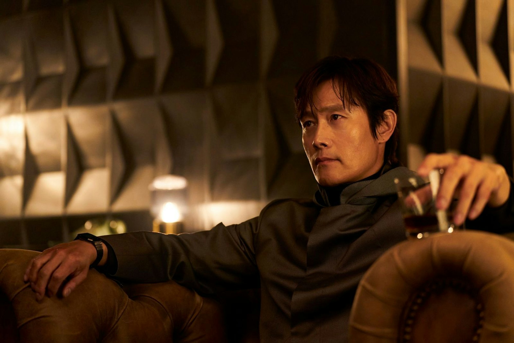 Lee Byung-hun hat als Frontman die Maske abgelegt. Wird er sein Spiel auch diesmal wieder bis zum letzten Überlebenden zu Ende bringen? (Bild: © 2025 Netflix, Inc.)