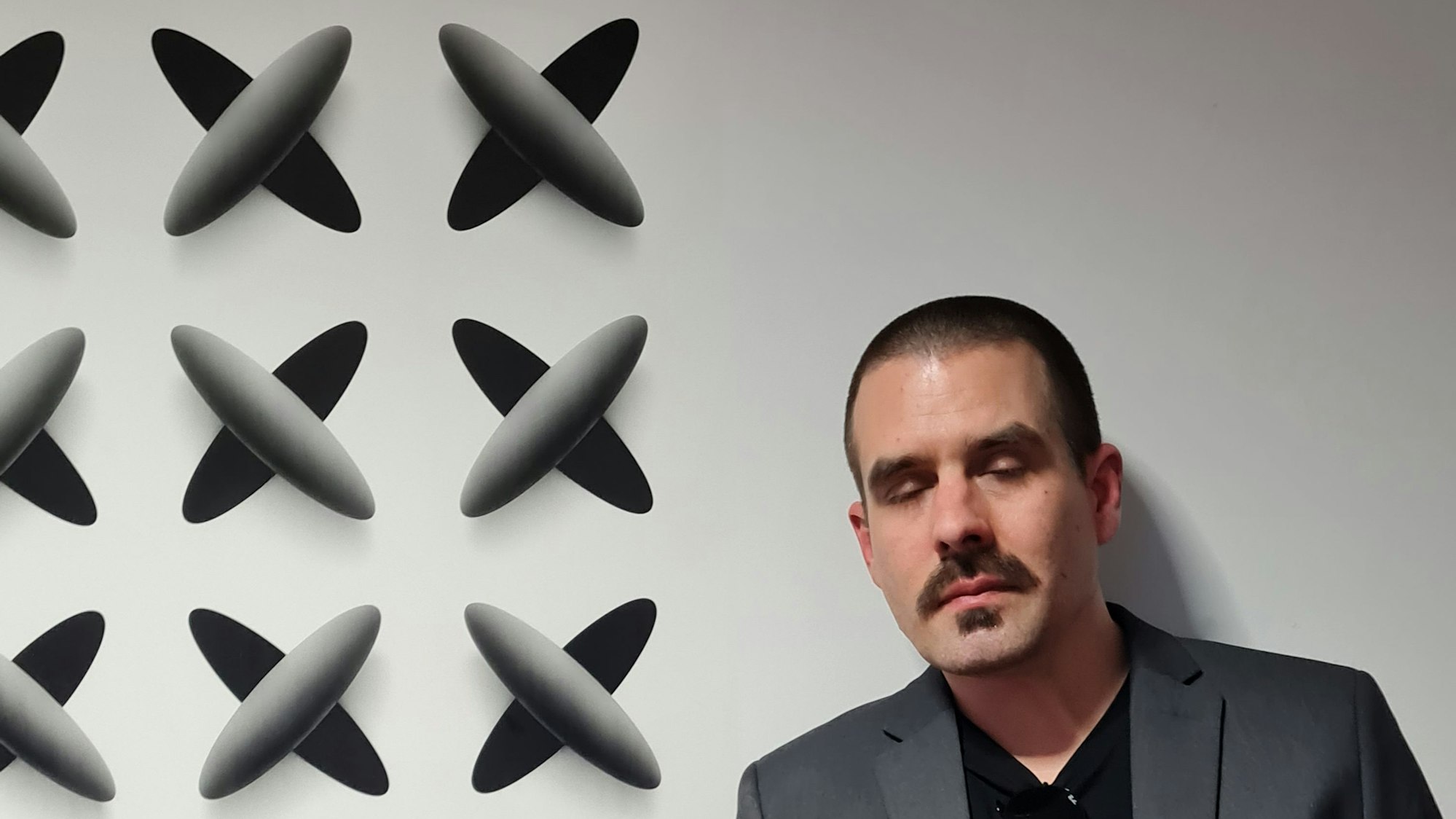 Das Buch zeigt den Kerpener Autor Gerrit Wustmann