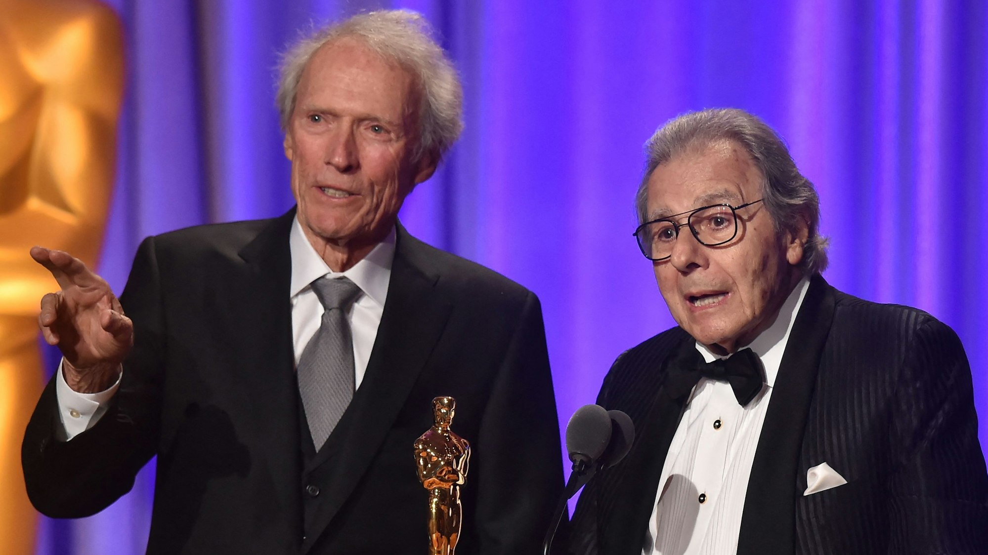Lalo Schifrin erhielt seinen Ehrenoscar aus den Händen von „Dirty Harry“ Clint Eastwood.