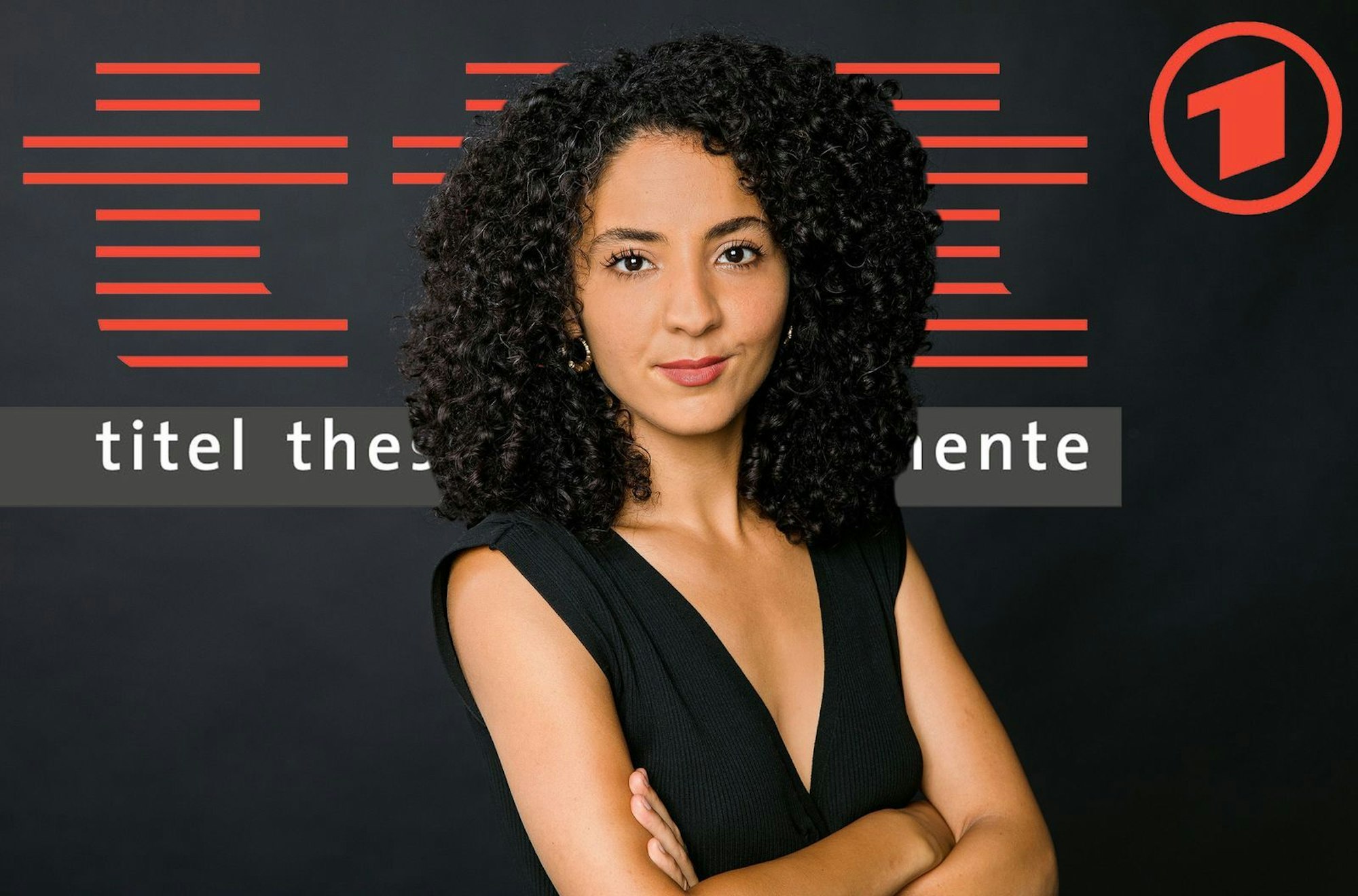 Siham El-Maimouni führt - noch - alleine durch „ttt - titel, thesen, temperamente“. Bald soll erneut ein Co-Moderator gesucht werden. (Bild: WDR / Linda Meiers)