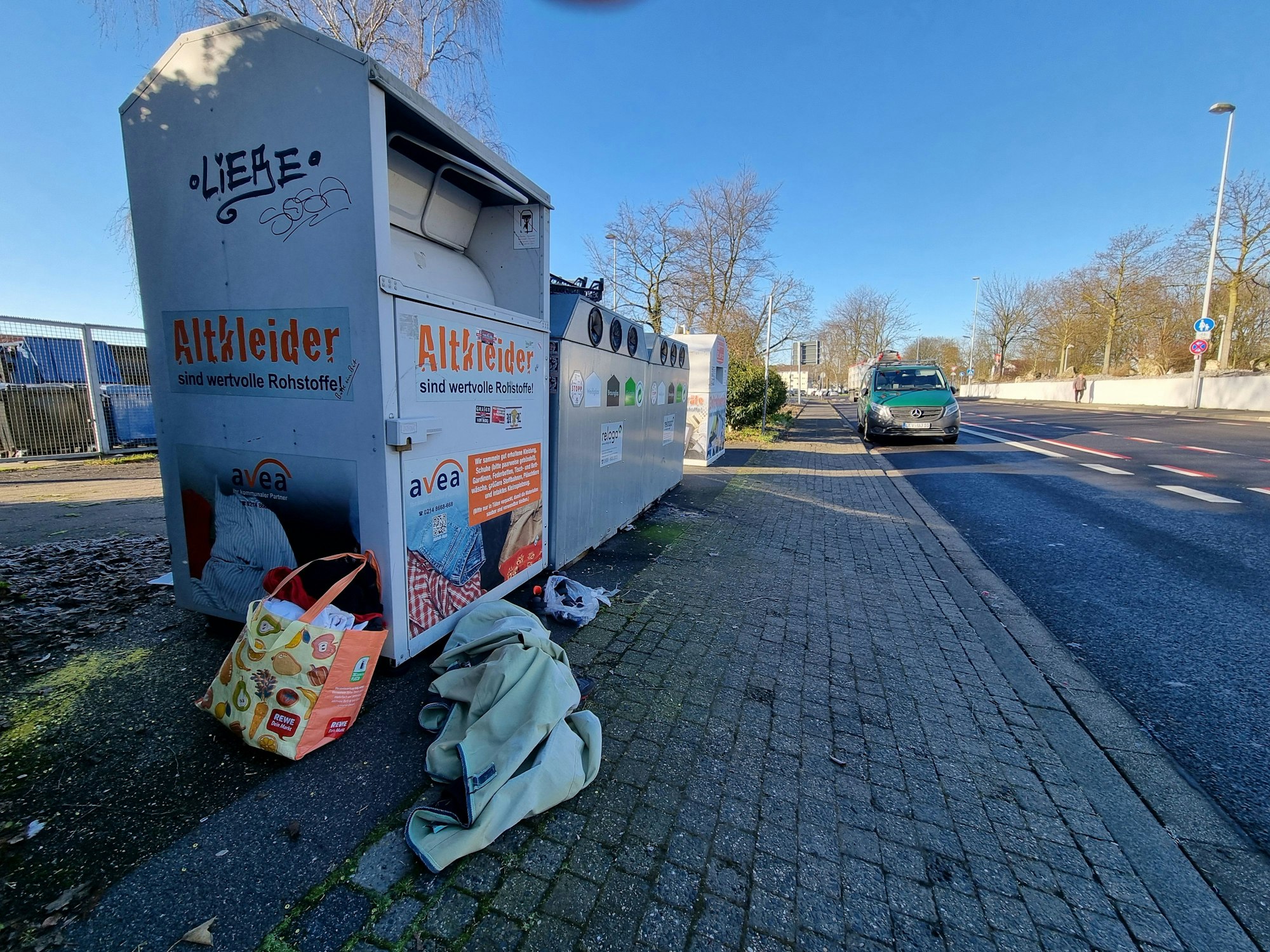 Avea Altkleidercontainer in Küppersteg Eisholz