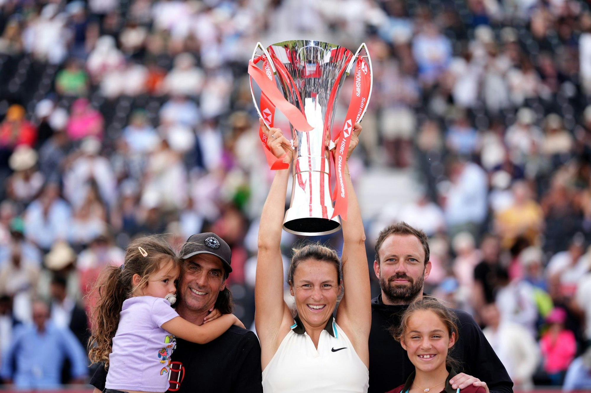 Tatjana Maria möchte nach ihrem Coup in Queens auch in Wimbledon überraschen - und reist mit ihrer Familie um die Welt.