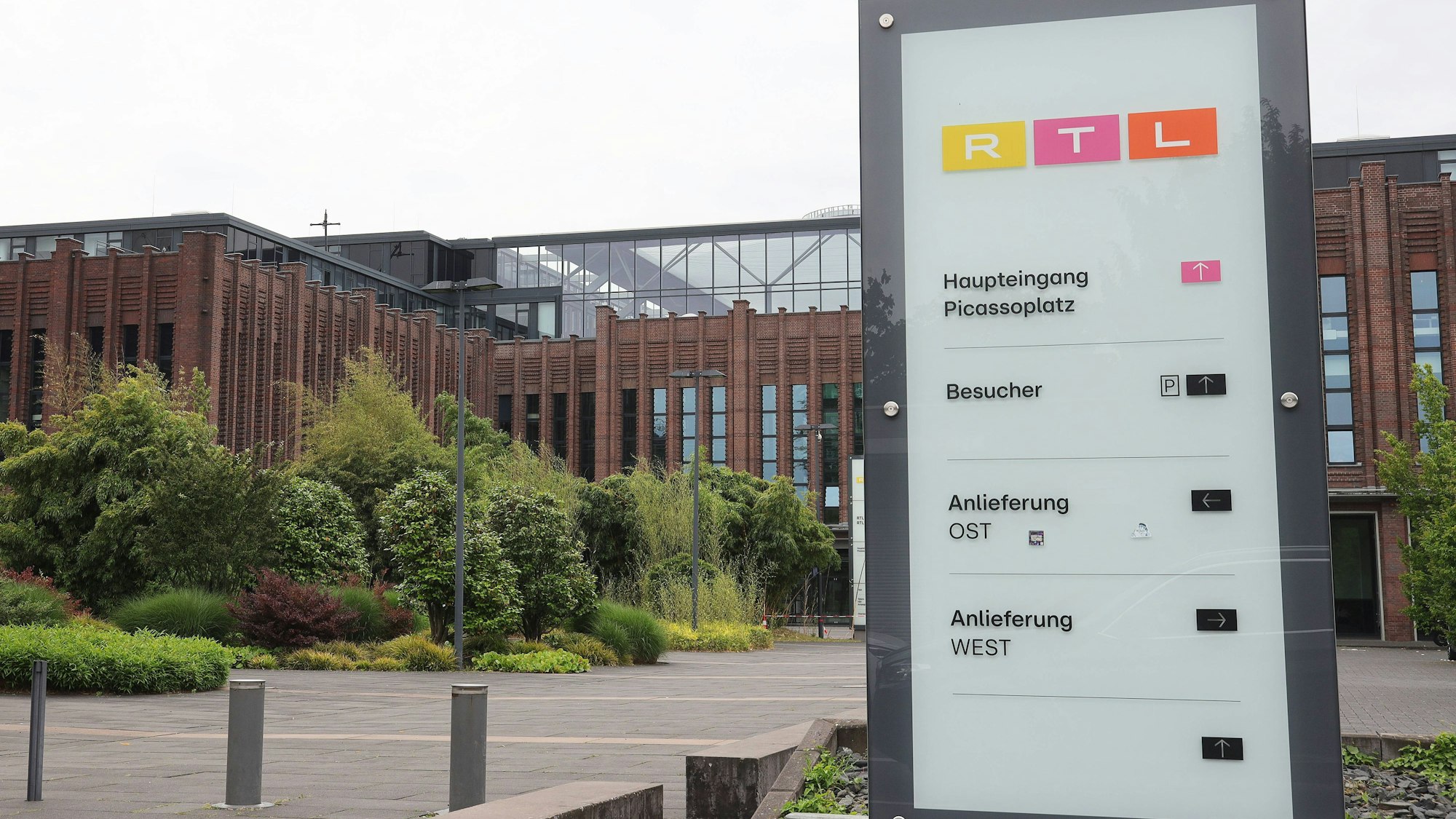 10.06.2025, NRW, Deutschland, Fernsehsender, Firmengebäude der RTL Mediengruppe in Köln, Deutschland *** 10 06 2025, NRW, Germany, TV station, RTL Media Group company building in Cologne, Germany Copyright: xD.xKerlekin/SnowfieldxPhotographyx SF090625RTLD2
