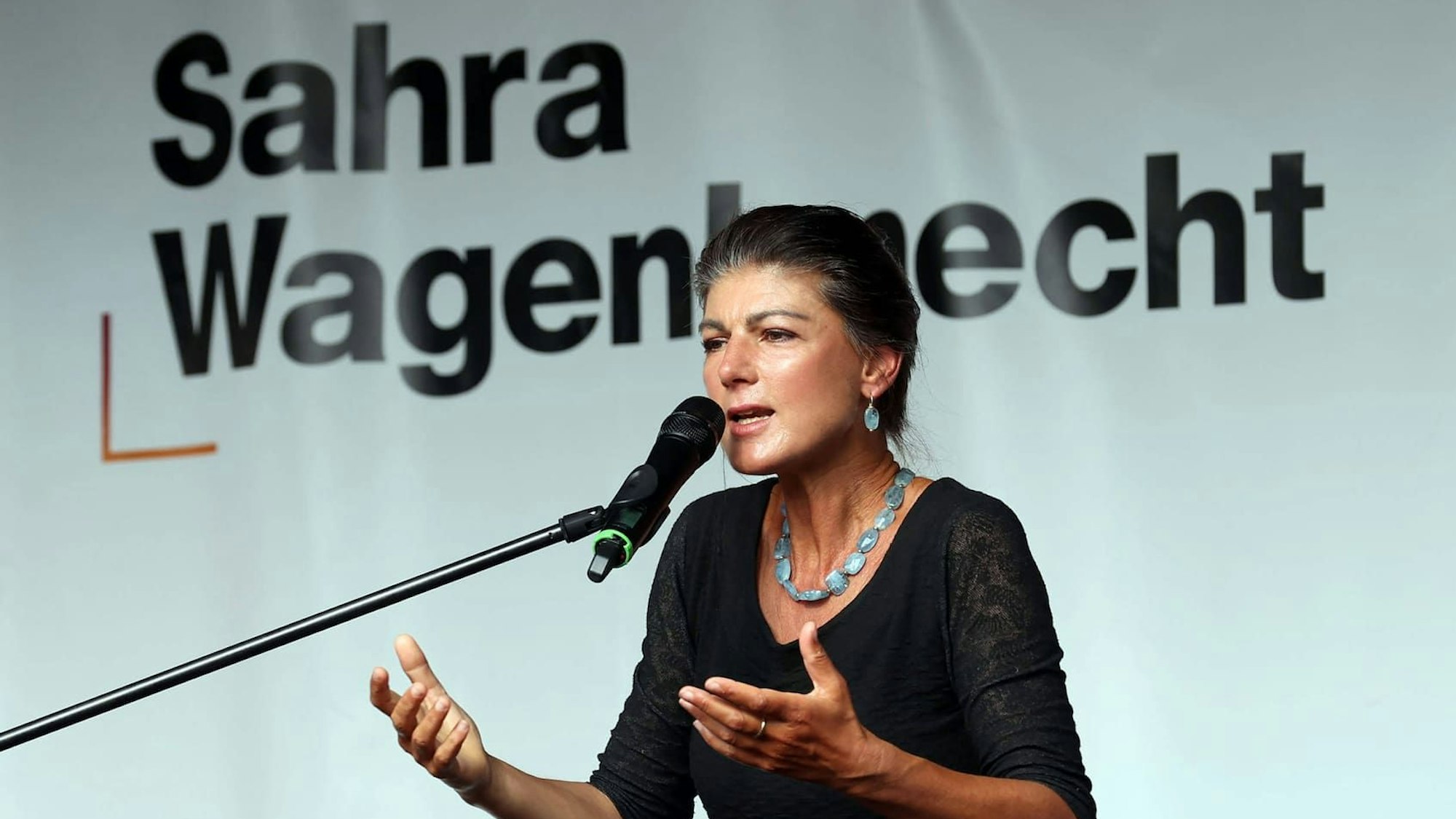 Sahra Wagenknecht findet, das BSW habe sich in Thüringen "über den Tisch ziehen lassen". /
