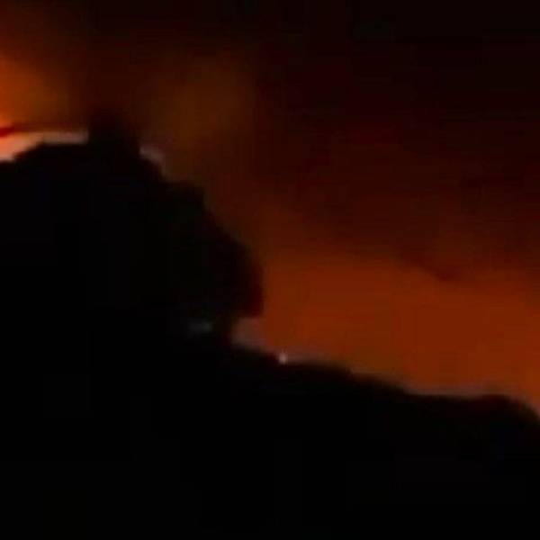 Ein Video, das in den sozialen Netzwerken kurisiert, soll den Angriff auf der Krim zeigen.