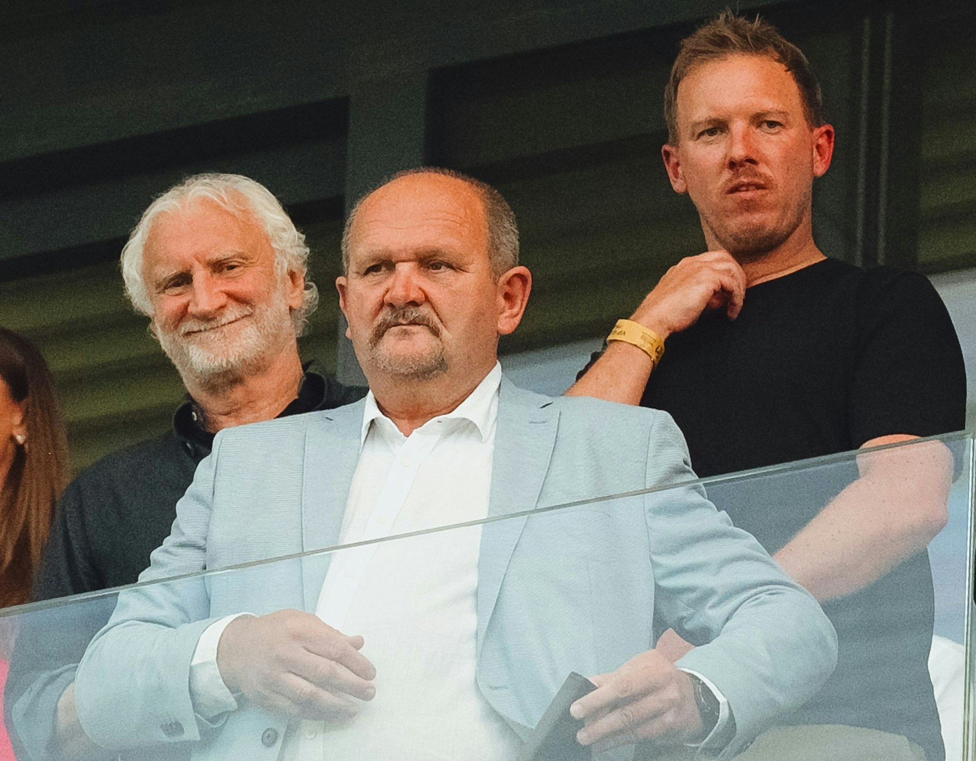Bundestrainer Julian Nagelsmann (r) sah den spannenden Kampf um den EM-Titel im Stadion.