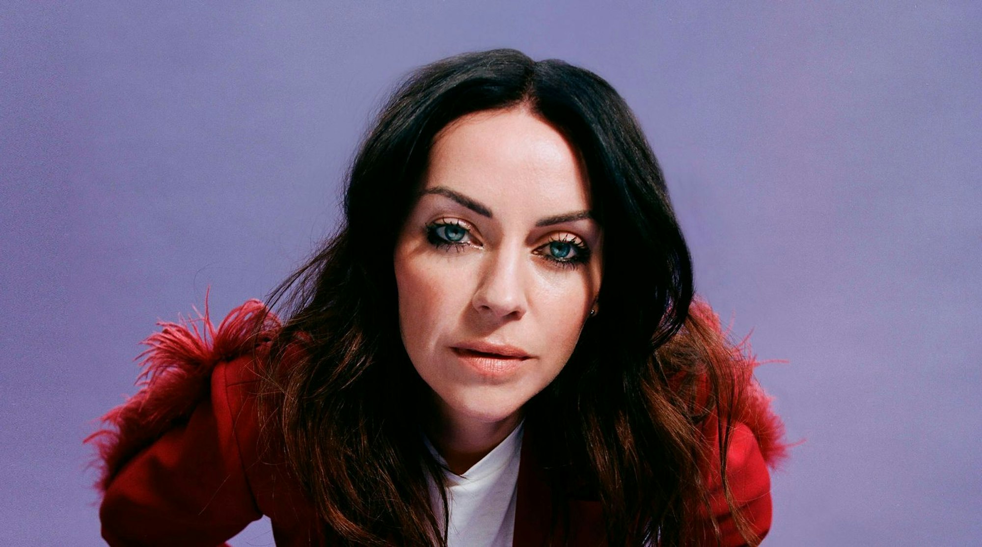 Auch einen Song zur UEFA Frauen-Europameisterschaft Schweiz 2025 in der Schweiz gibt es: Amy McDonald singt „Is This What You've Been Waiting For?“, den offiziellen ARD-EM-Song. (Bild: © ARD/Olivia Rose)