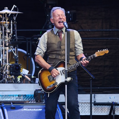ARCHIV - 11.06.2025, Berlin: Bruce Springsteen and The E Street Band spielen im Olympiastadion zur Europatournee 2025.
