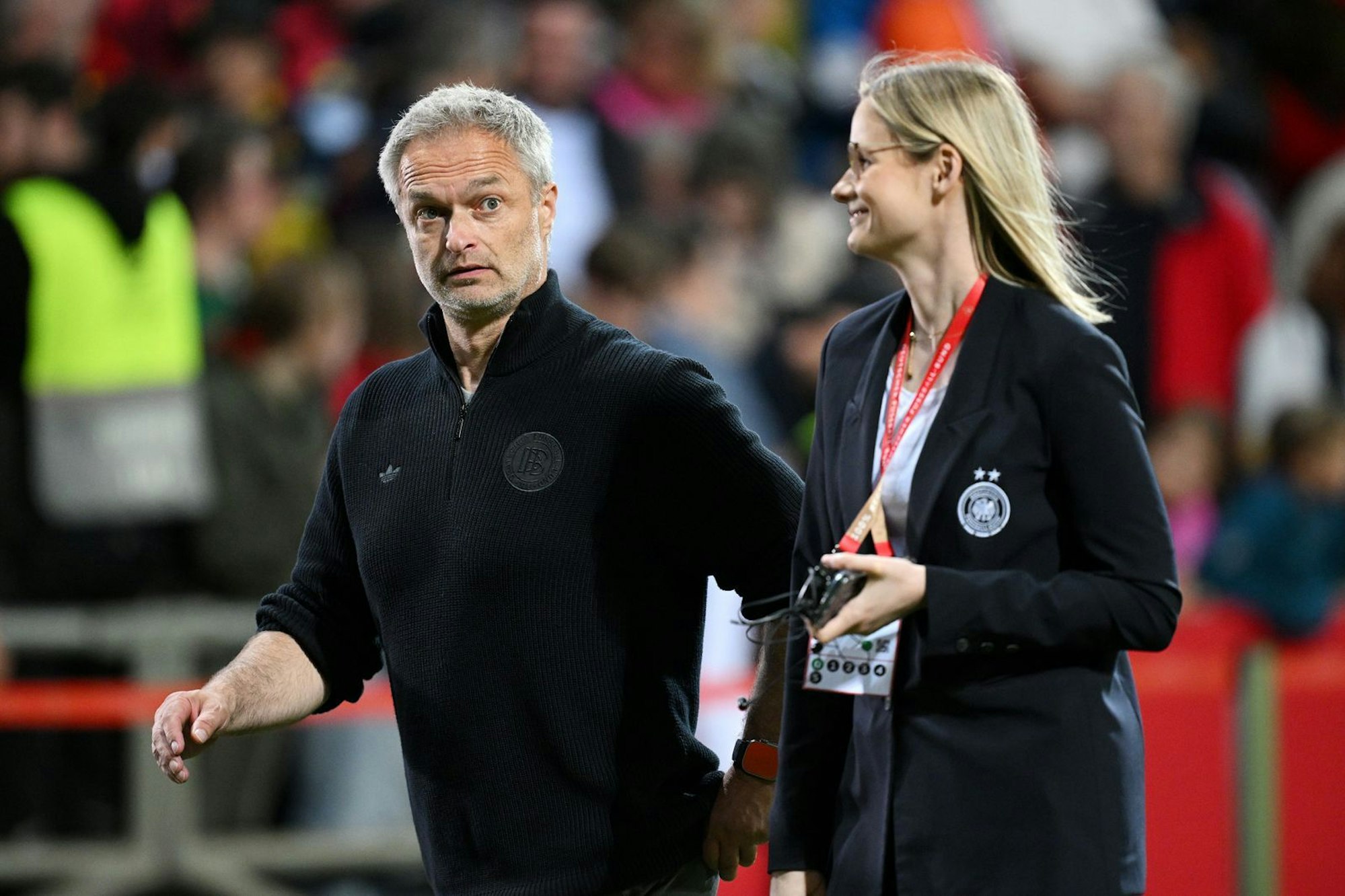 Im Spiel gegen die Niederlande in Bremen konnte Deutschland-Trainer Christian Wück (links) jubeln. Das deutsche Team siegte mit 4:0. (Bild: 2025 Getty Images/Stuart Franklin)