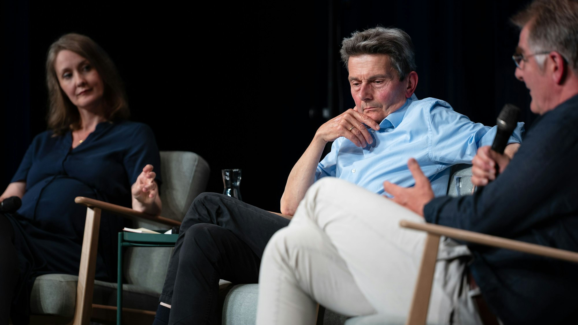 Frauke Rostalski und Rolf Mützenich diskutieren auf der phil.Cologne mit Jürgen Wiebicke.