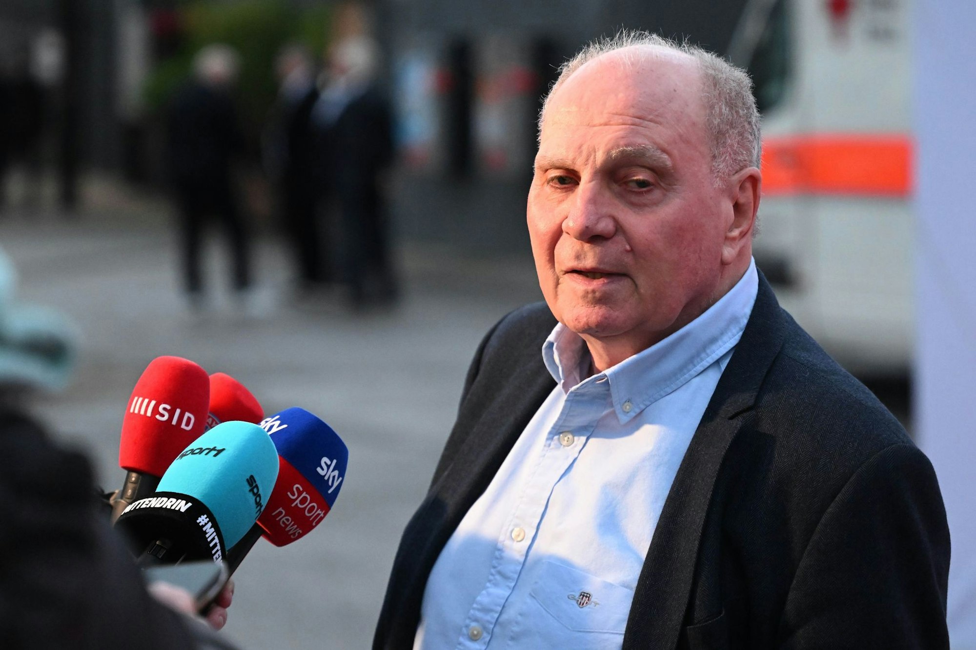 Uli Hoeneß kritisierte Lothar Matthäus für dessen Aussagen im Woltemade-Poker scharf.