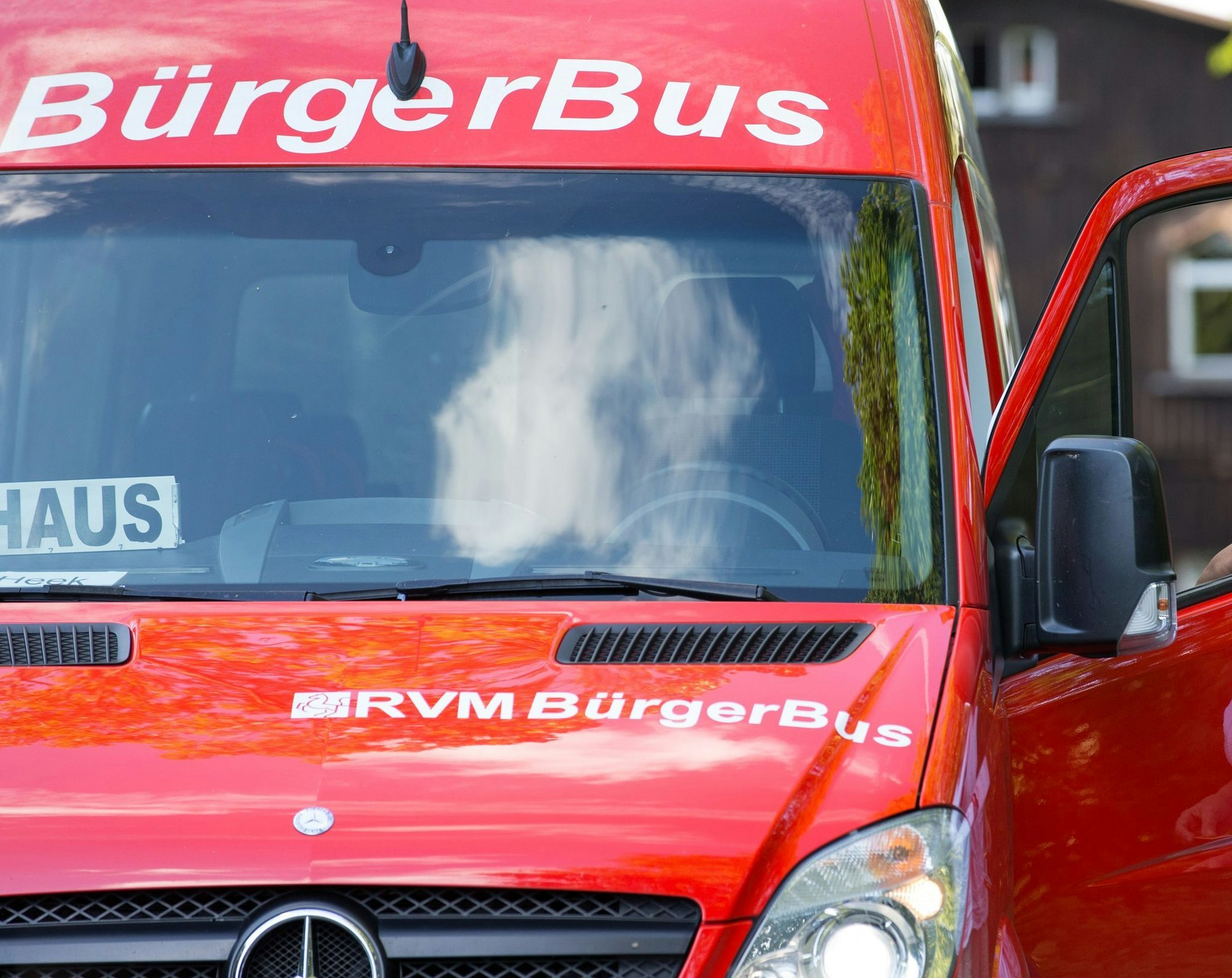 Der Bürgerbus Heek-Legden im westlichen Münsterland ist der älteste Bürgerbus in Nordrhein-Westfalen. (Archivbild)