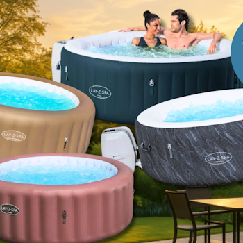 Verschiedene Whirlpool-Modelle sind vor einem Hintergrund, der einen Garten mit Sonnenuntergang zeigt, angeordnet.