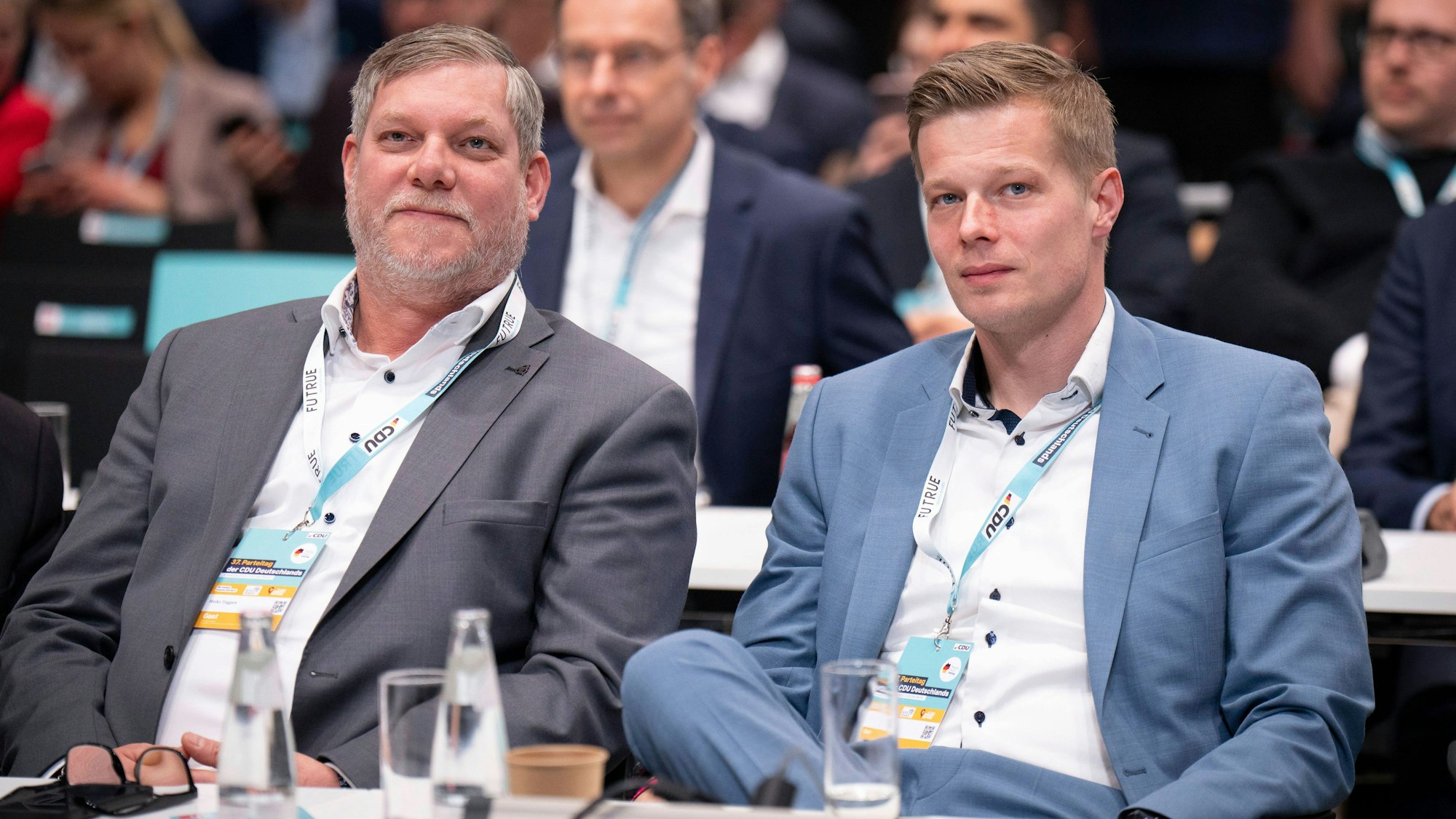Parteitag, CDU, Deutschland Parteitag, CDU, Deutschland, Manuel Ostermann, Heiko Teggatz, DPolG Bundespolizeigewerkschaft Berlin Berlin GER *** Party conference, CDU, Germany Party conference, CDU, Germany, Manuel Ostermann, Heiko Teggatz, DPolG Bundespolizeigewerkschaft Berlin Berlin GER