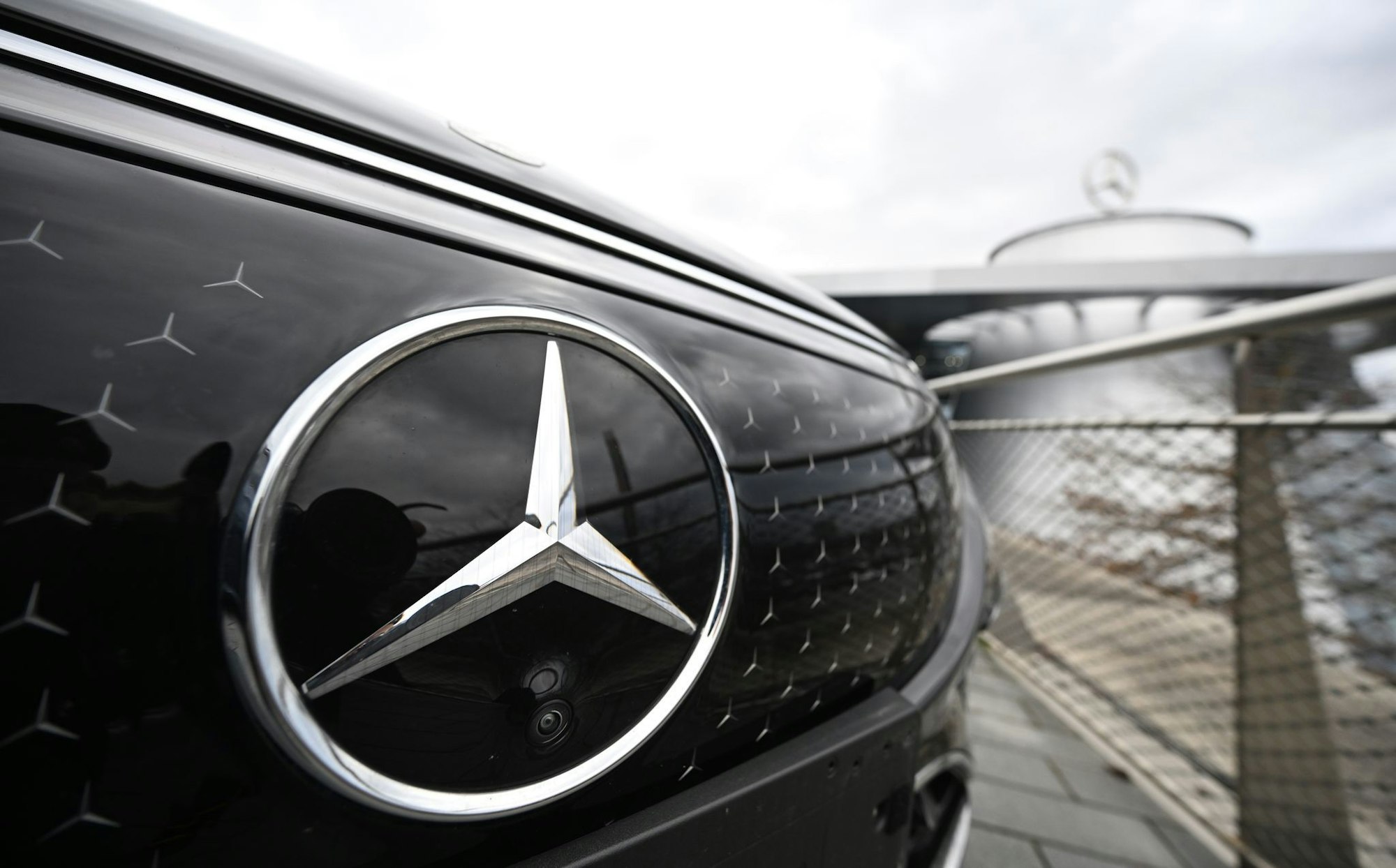 In Neu-Ulm beginnt Mercedes mit dem Verkauf seiner Autohäuser. (Archivbild)