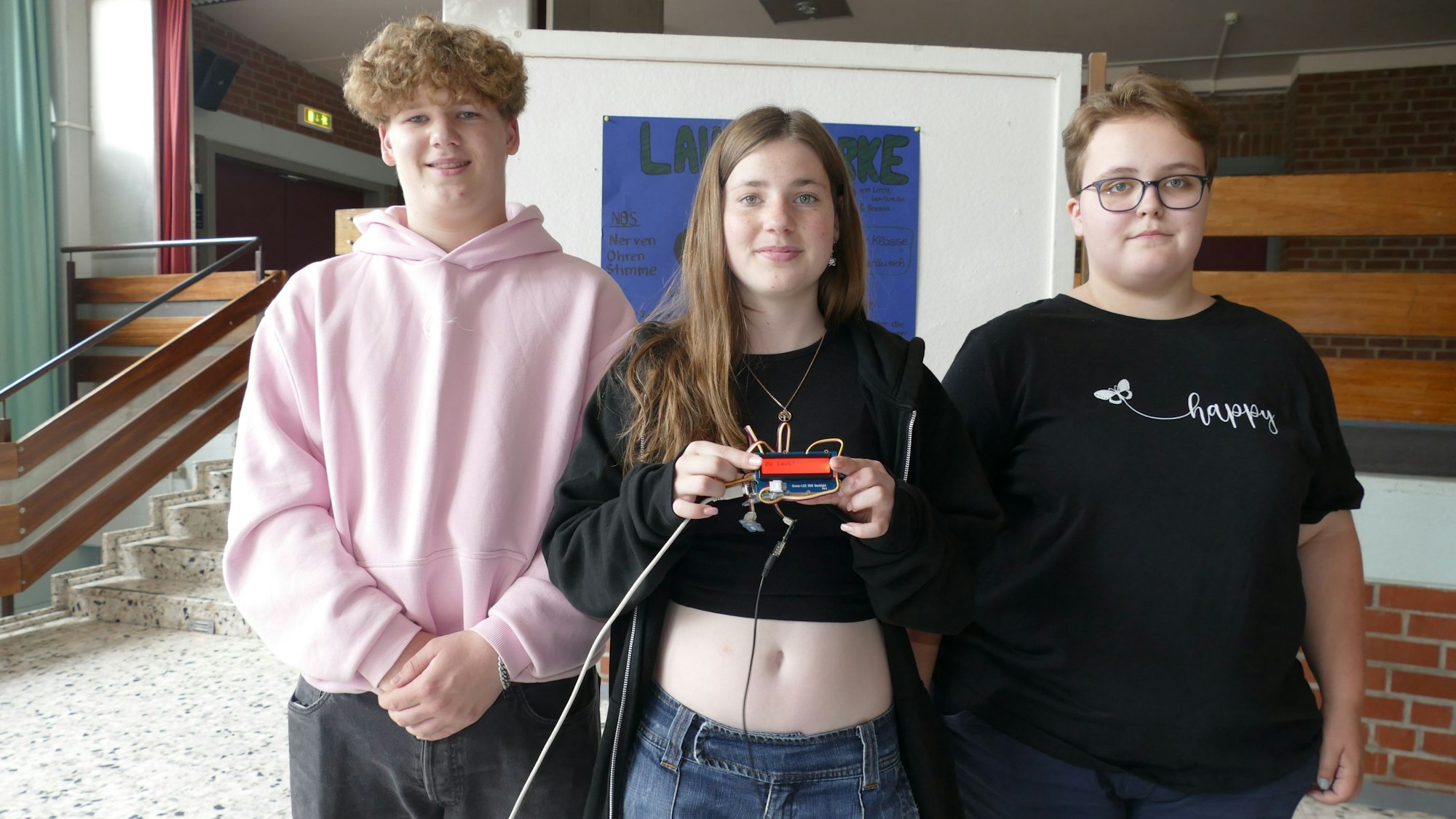 Liroy, Lera-Joelle und Hanna (v.l.) haben einen Geräuschpegel-Messer entwickelt.