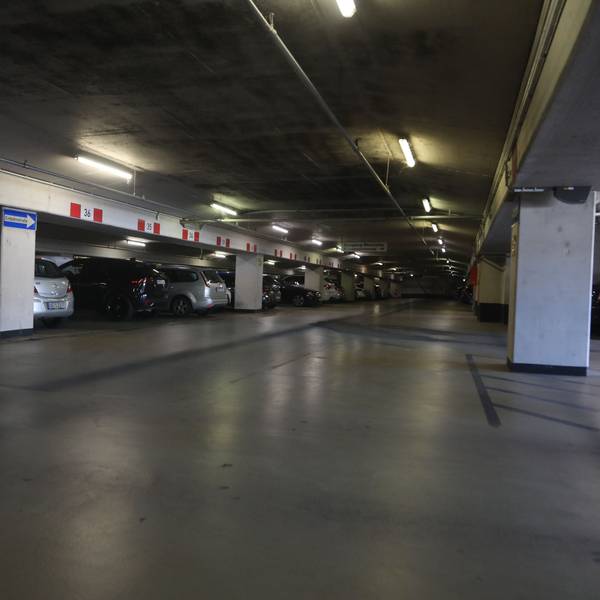 Das Parkhaus am Breslauer Platz/Hauptbahnhof in der Kölner Innenstadt