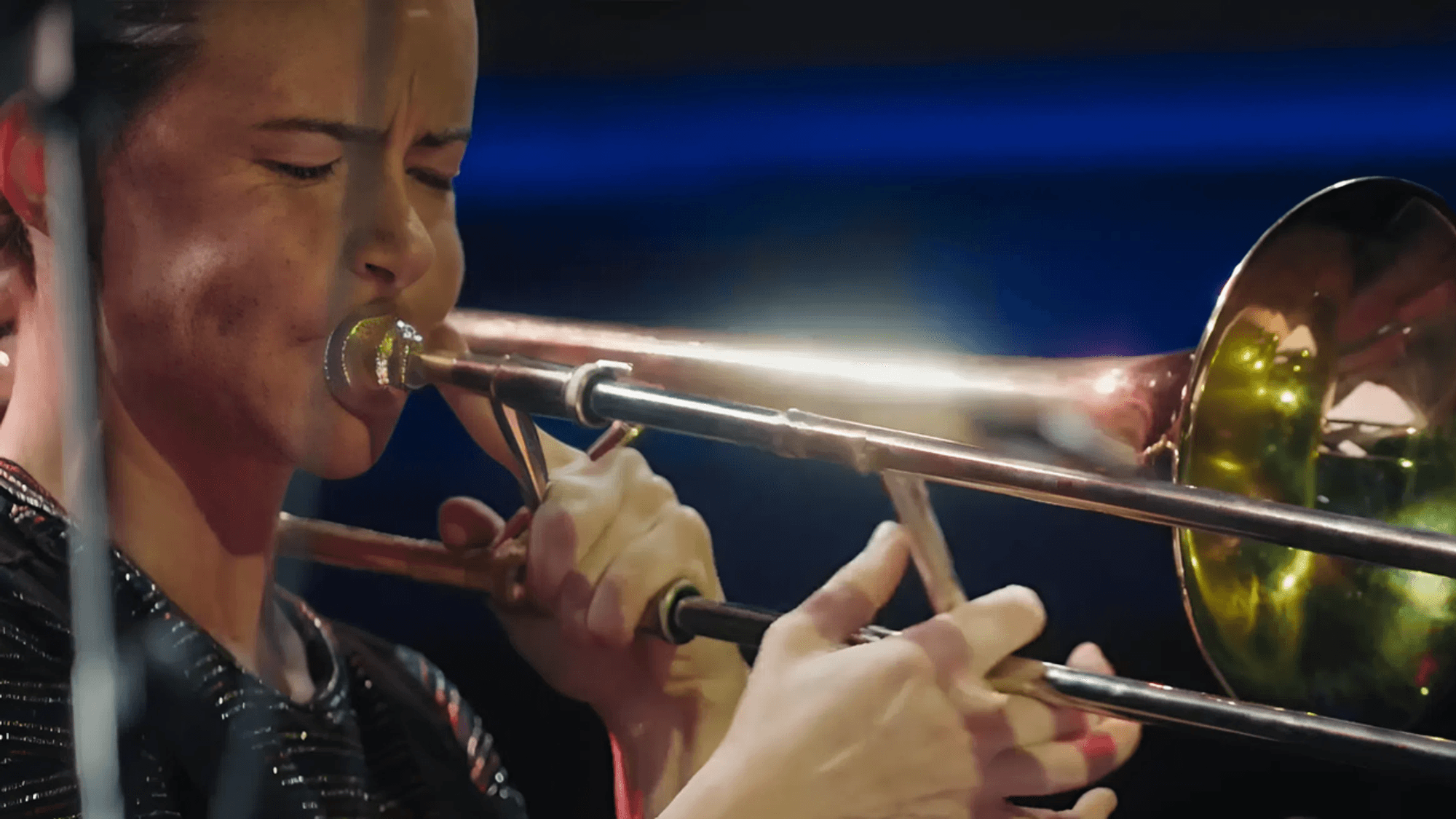 Shannon Barnett beim Posaune-Spiel im Film „Every Note You Play“,