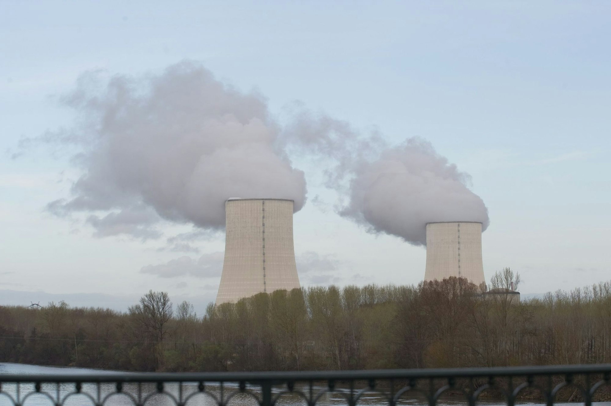 Frankreich drosselt seine Atomstromproduktion, weil eine Hitzewelle Flüsse aufheizt. (Archivbild).